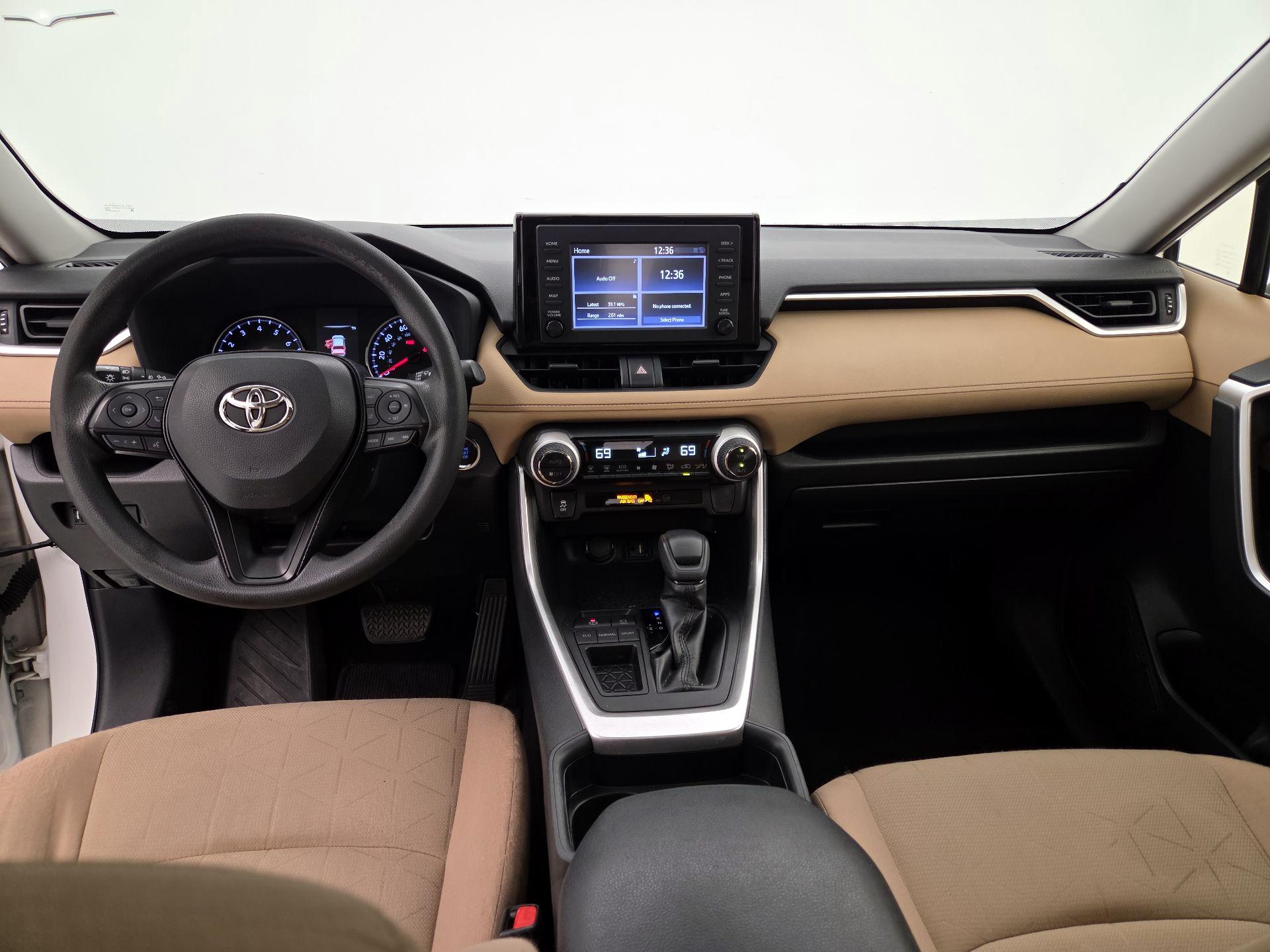 Thumbnail: 2019 Toyota RAV4 - 9