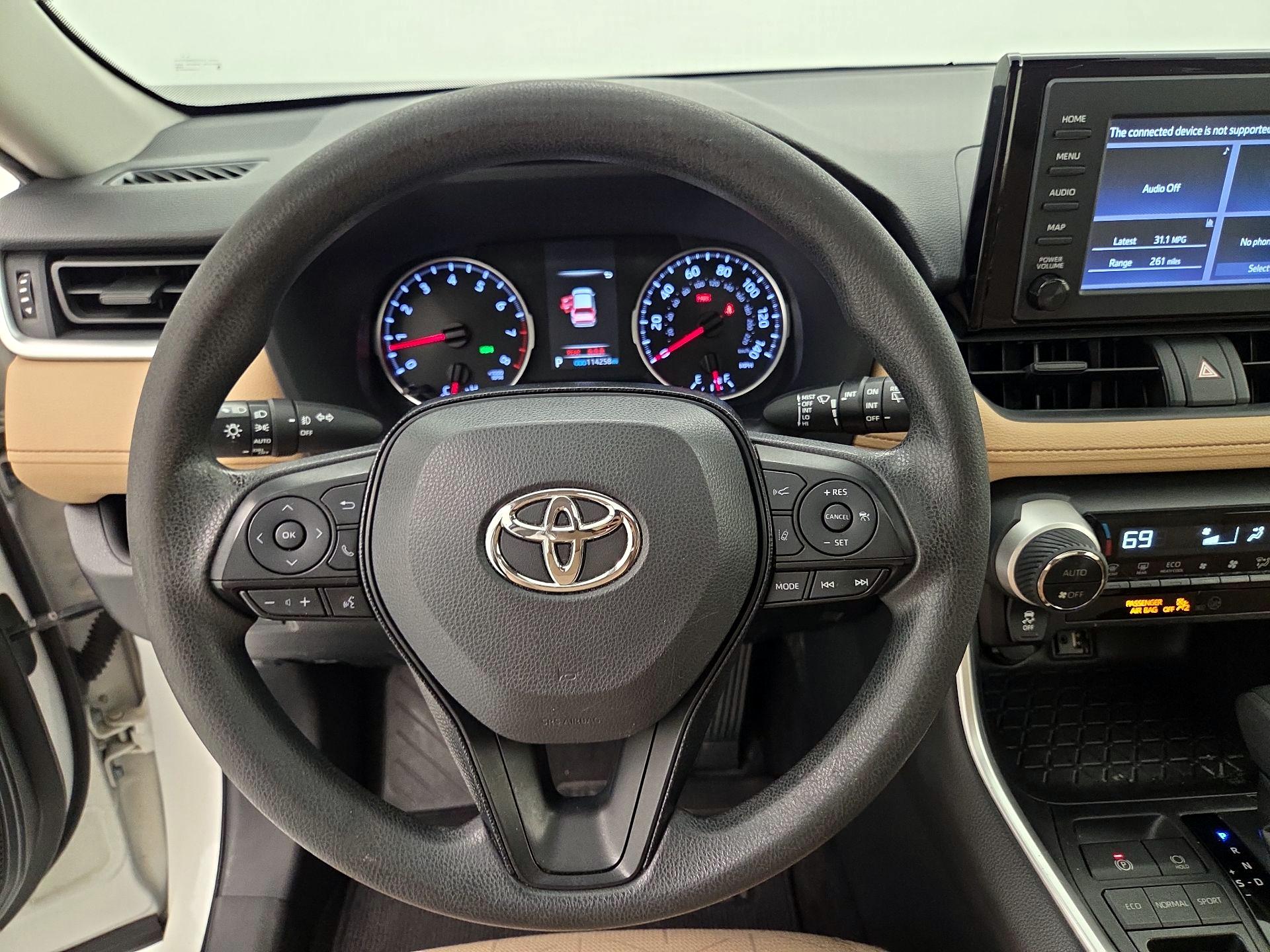 Thumbnail: 2019 Toyota RAV4 - 10
