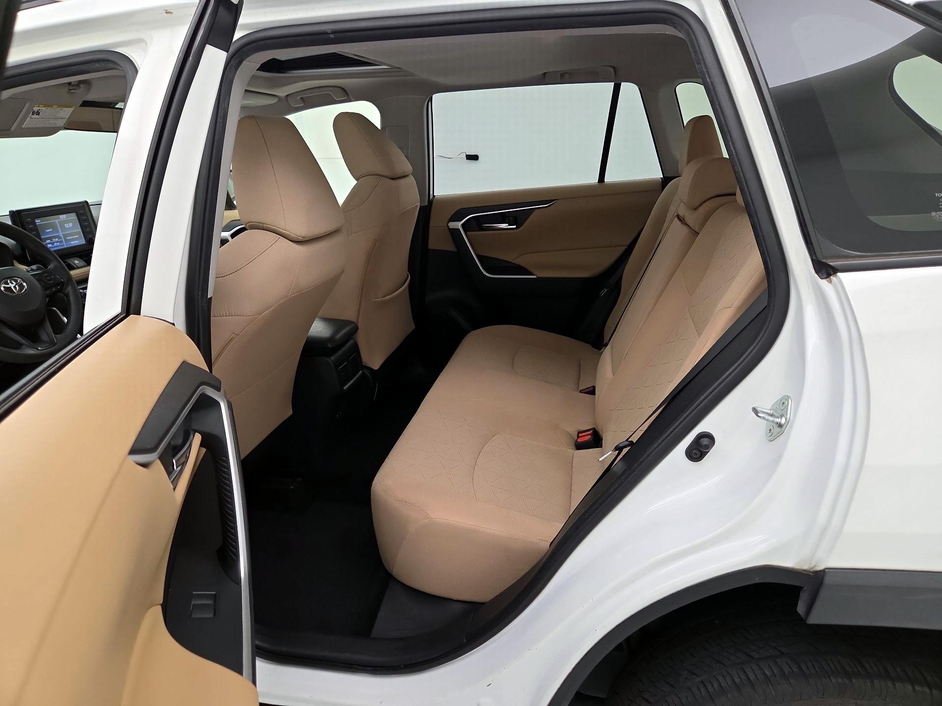 Thumbnail: 2019 Toyota RAV4 - 20