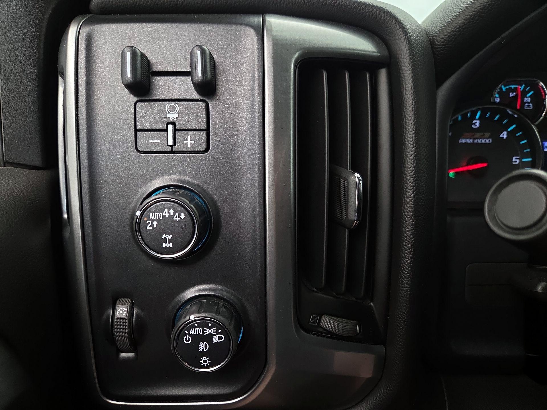 Thumbnail: 2017 Chevrolet Silverado 1500 - 13