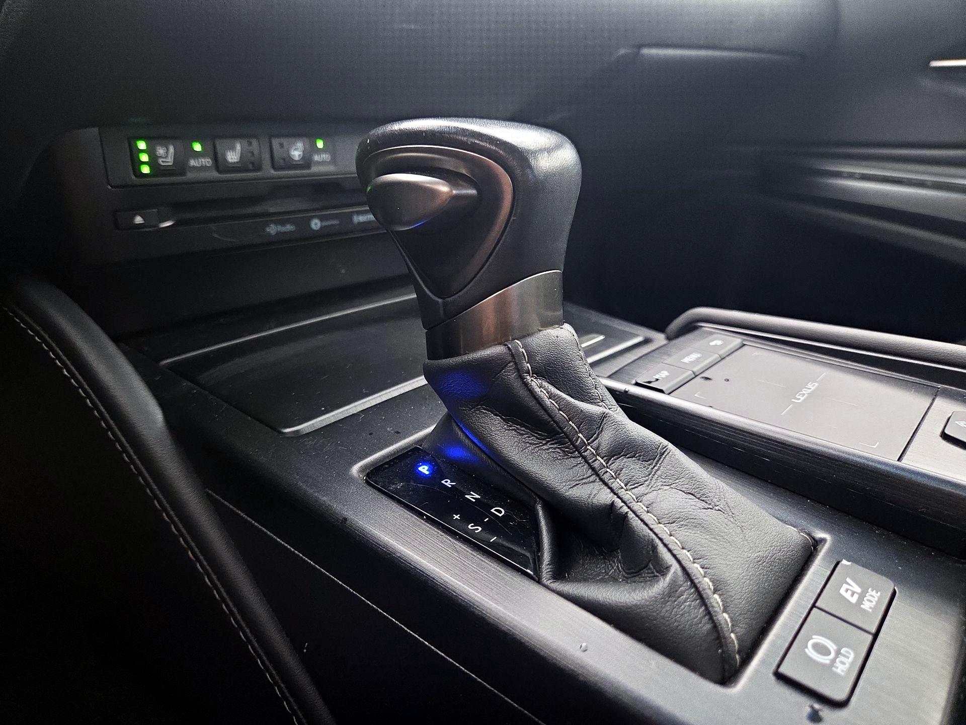 Thumbnail: 2019 Lexus ES - 17