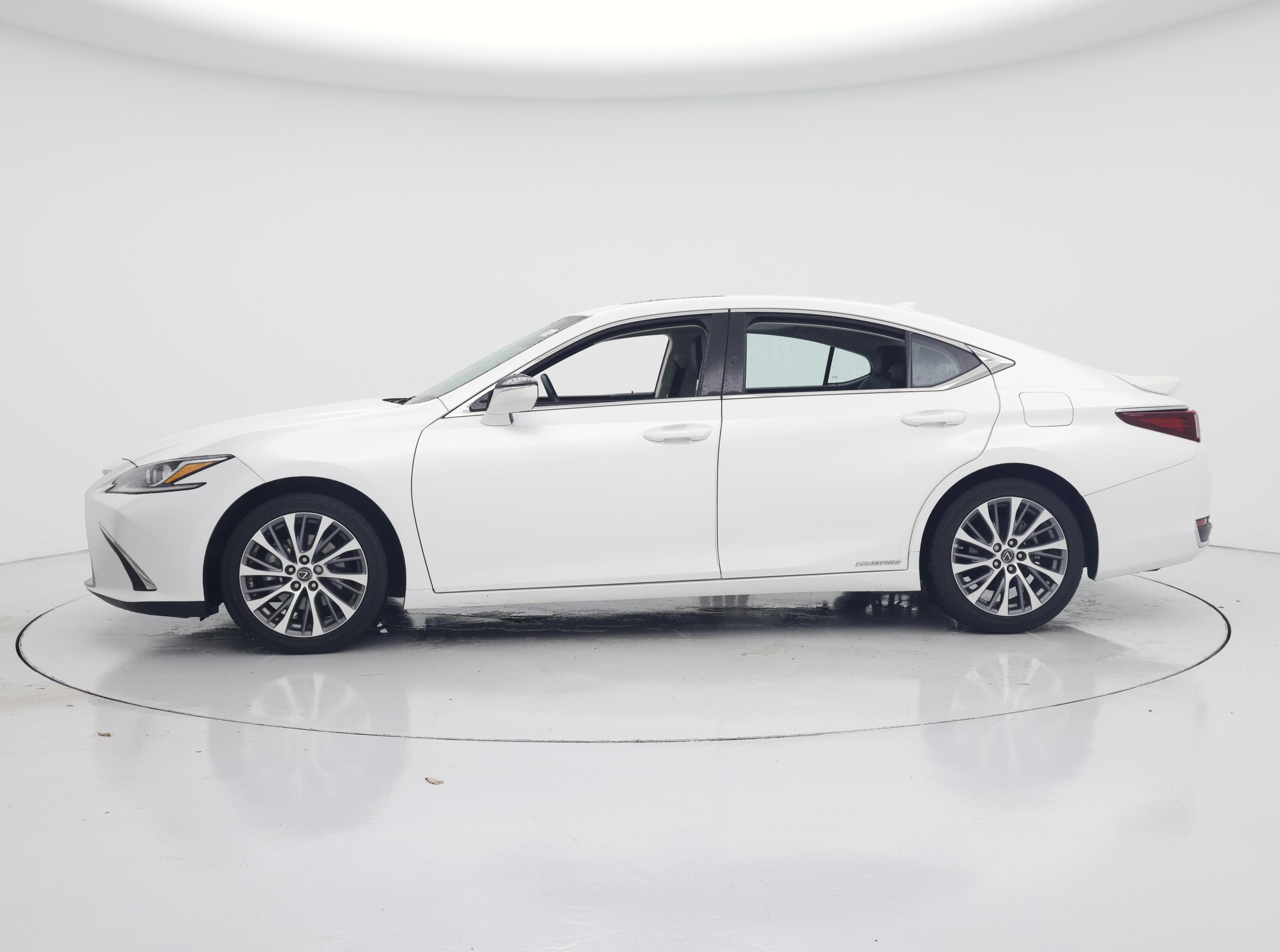 Thumbnail: 2019 Lexus ES - 3