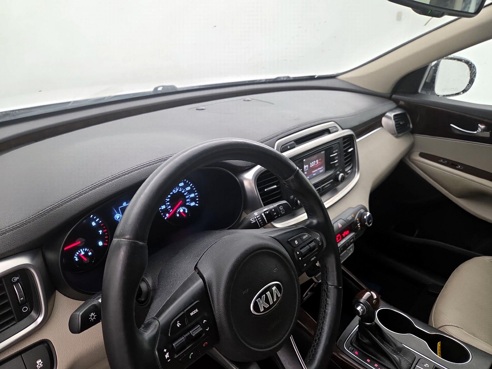 Thumbnail: 2016 Kia Sorento - 9