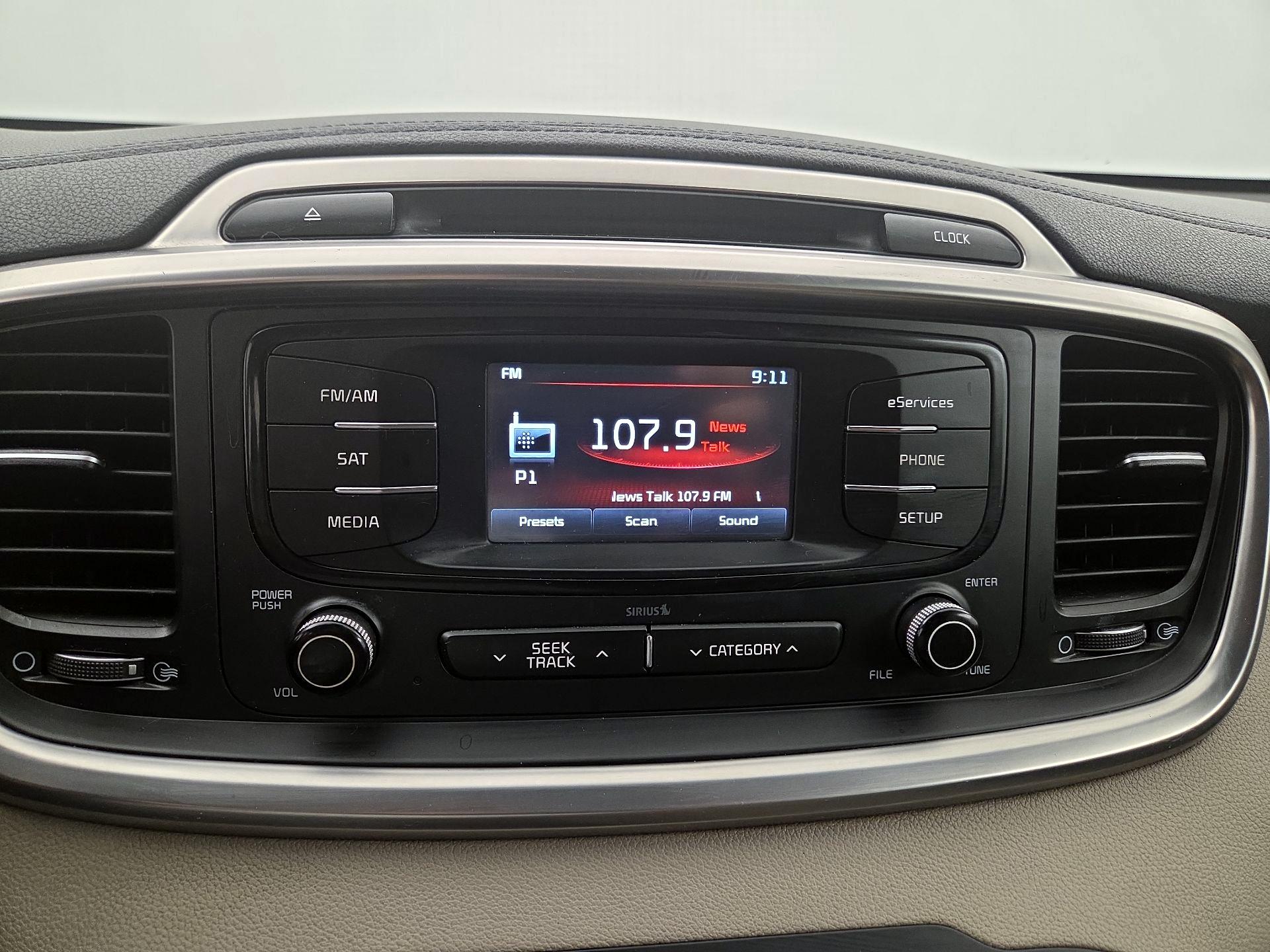 Thumbnail: 2016 Kia Sorento - 15