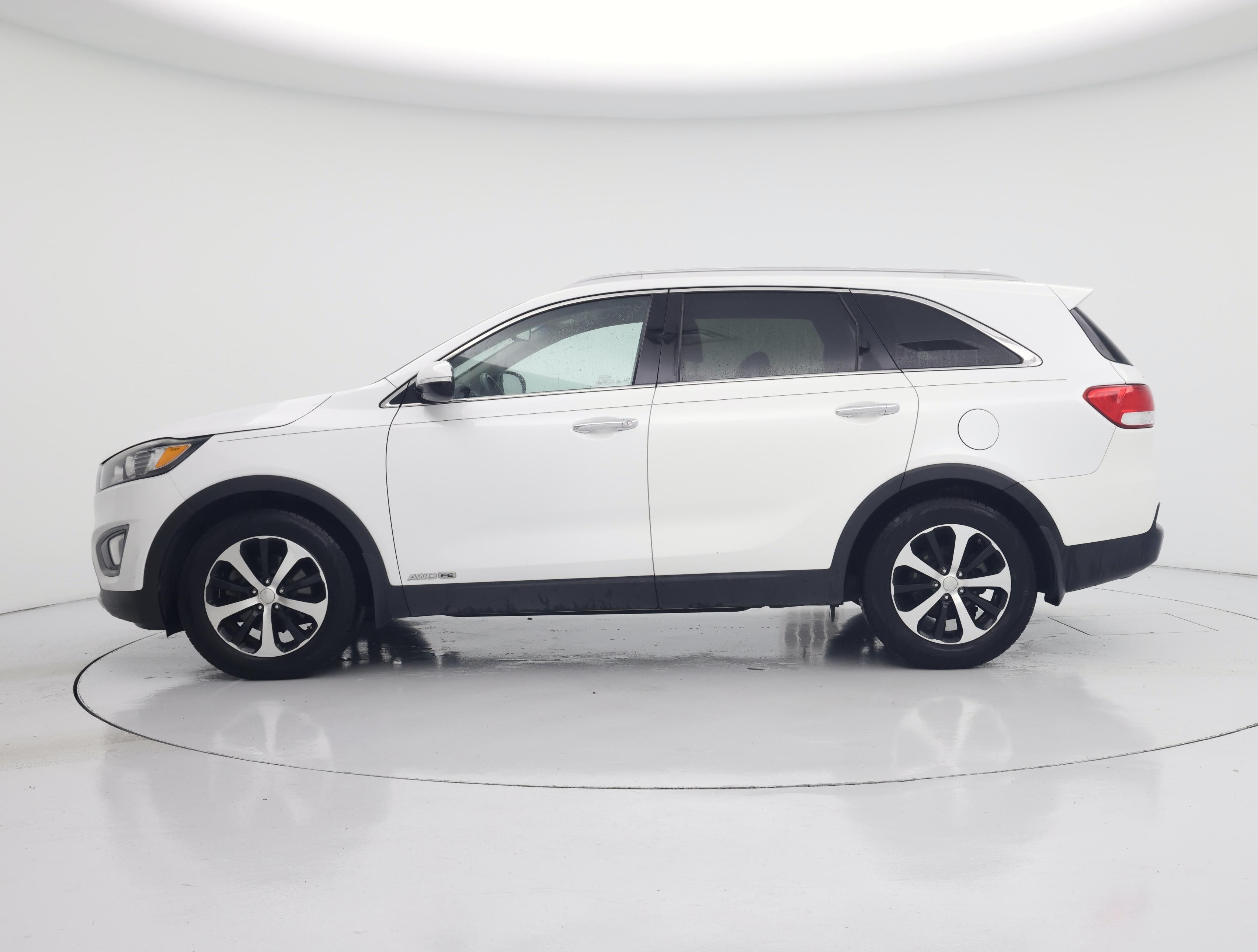 Thumbnail: 2016 Kia Sorento - 3