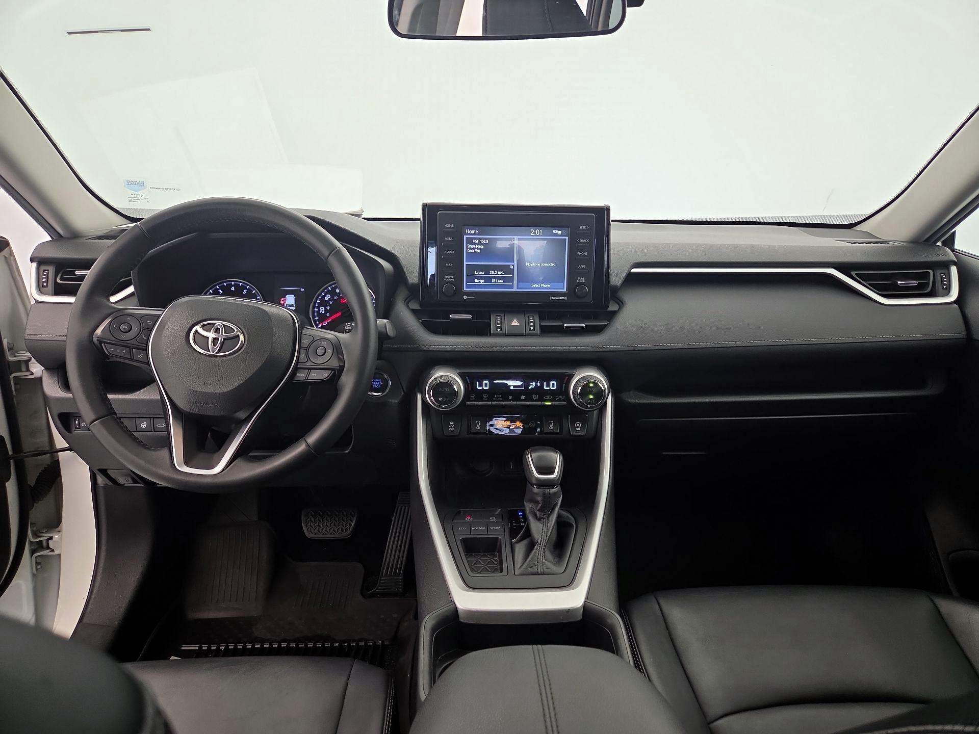 Thumbnail: 2020 Toyota RAV4 - 9