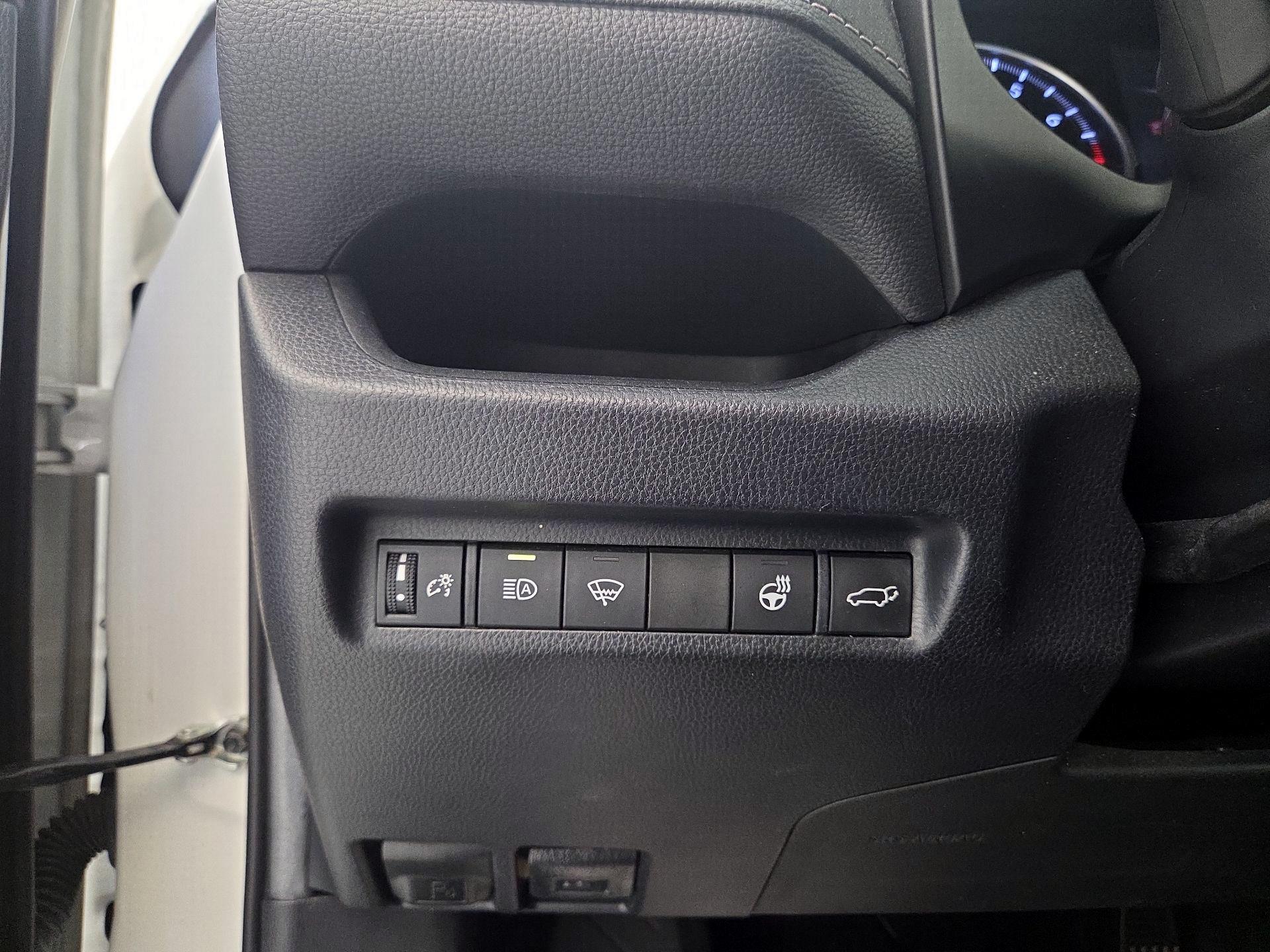Thumbnail: 2020 Toyota RAV4 - 13