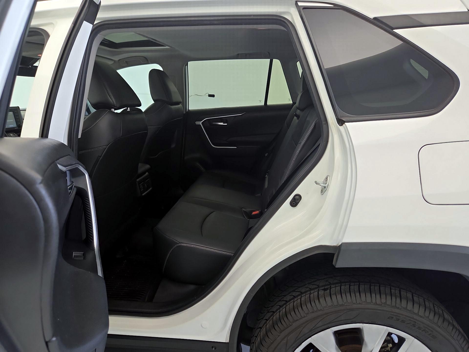 Thumbnail: 2020 Toyota RAV4 - 20