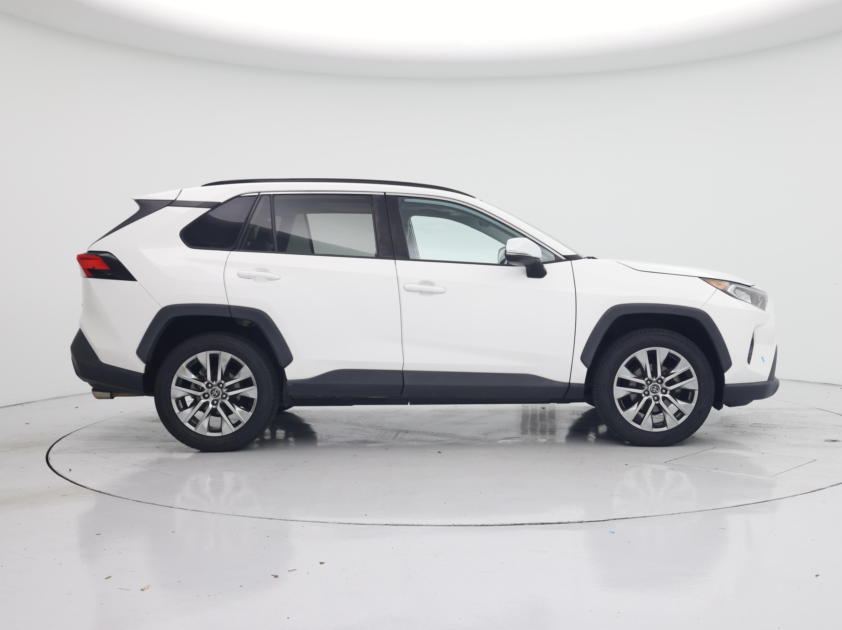 Thumbnail: 2020 Toyota RAV4 - 7