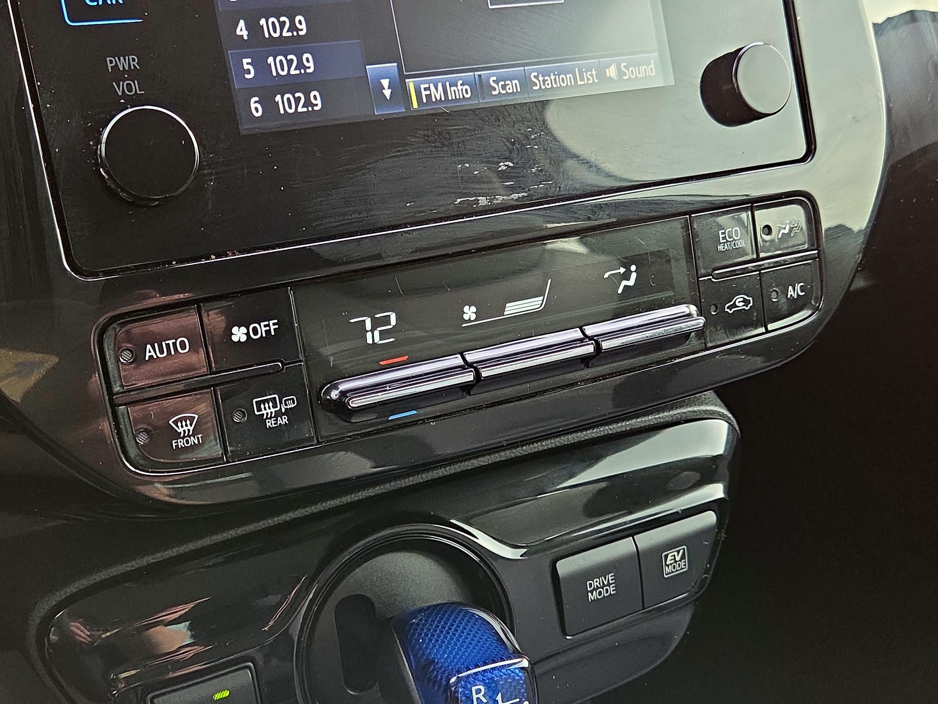 Thumbnail: 2019 Toyota Prius - 16