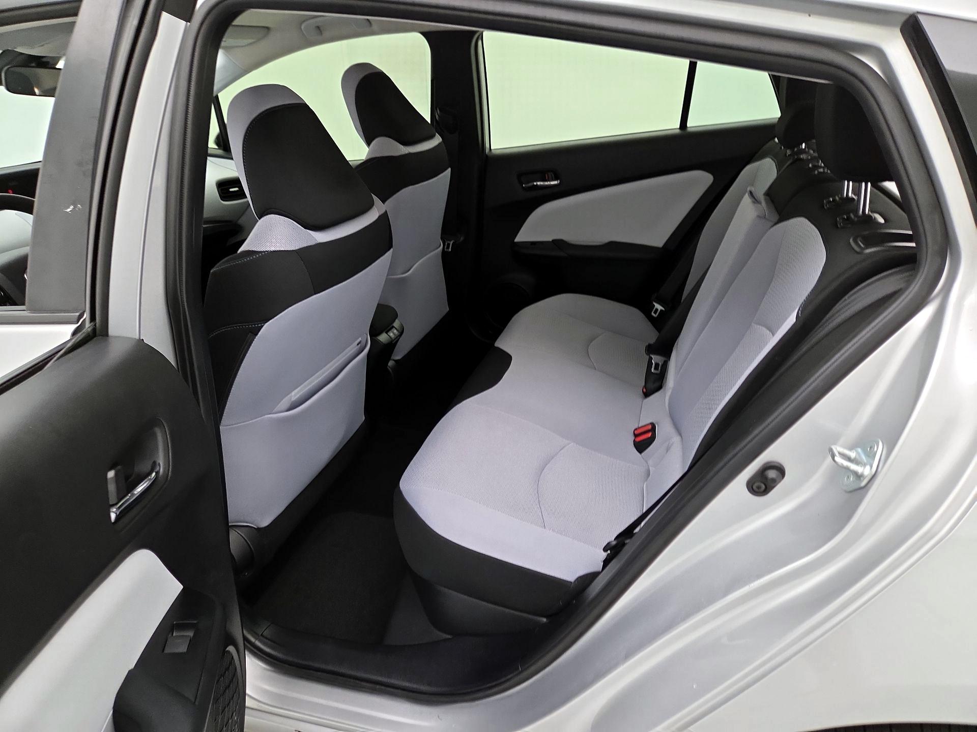 Thumbnail: 2019 Toyota Prius - 18