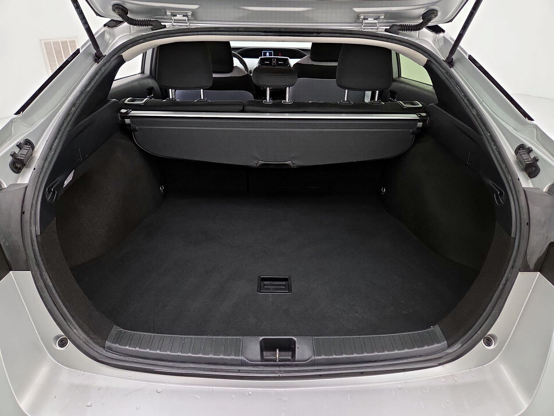 Thumbnail: 2019 Toyota Prius - 19