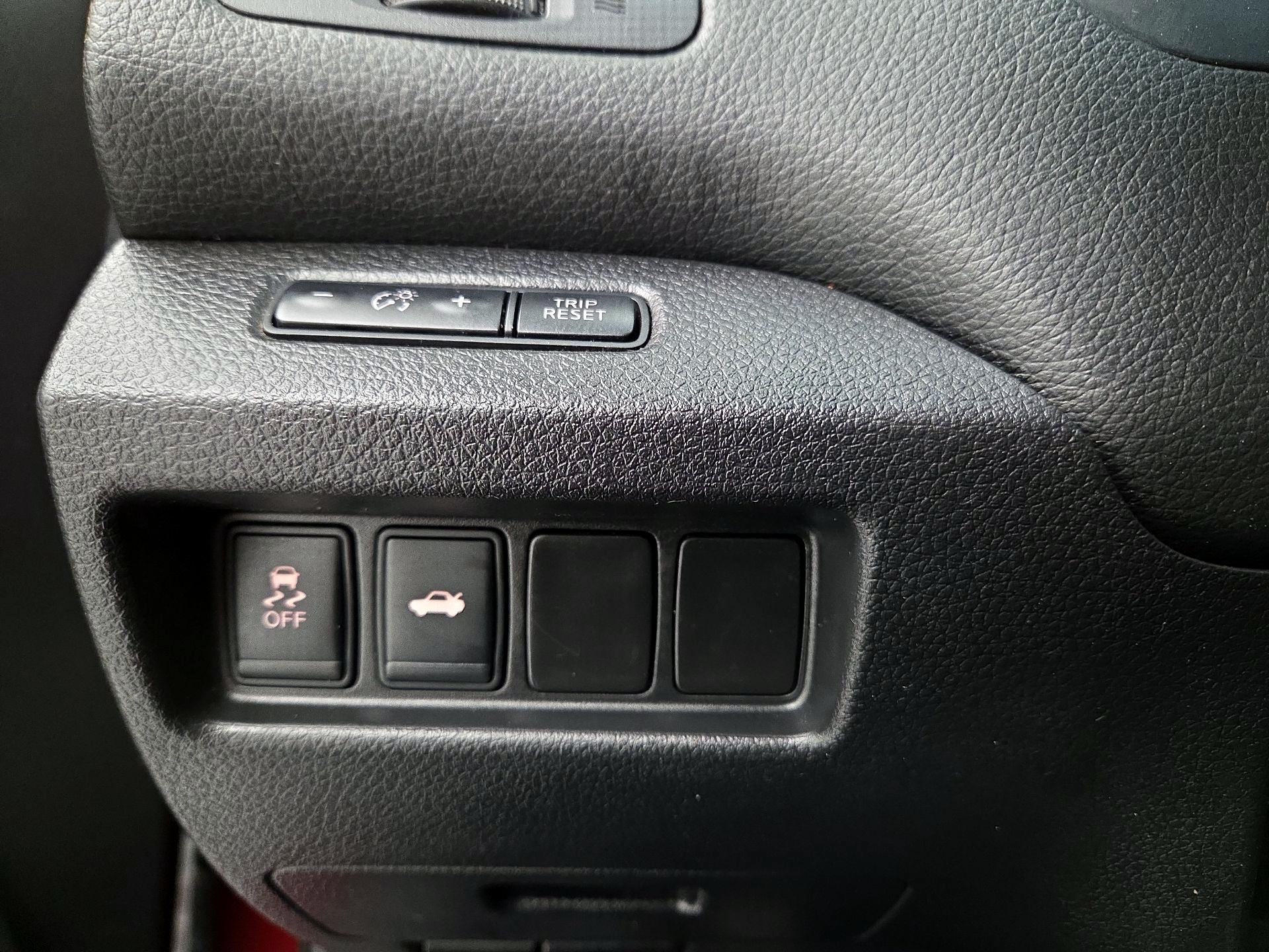Thumbnail: 2014 Nissan Altima - 13