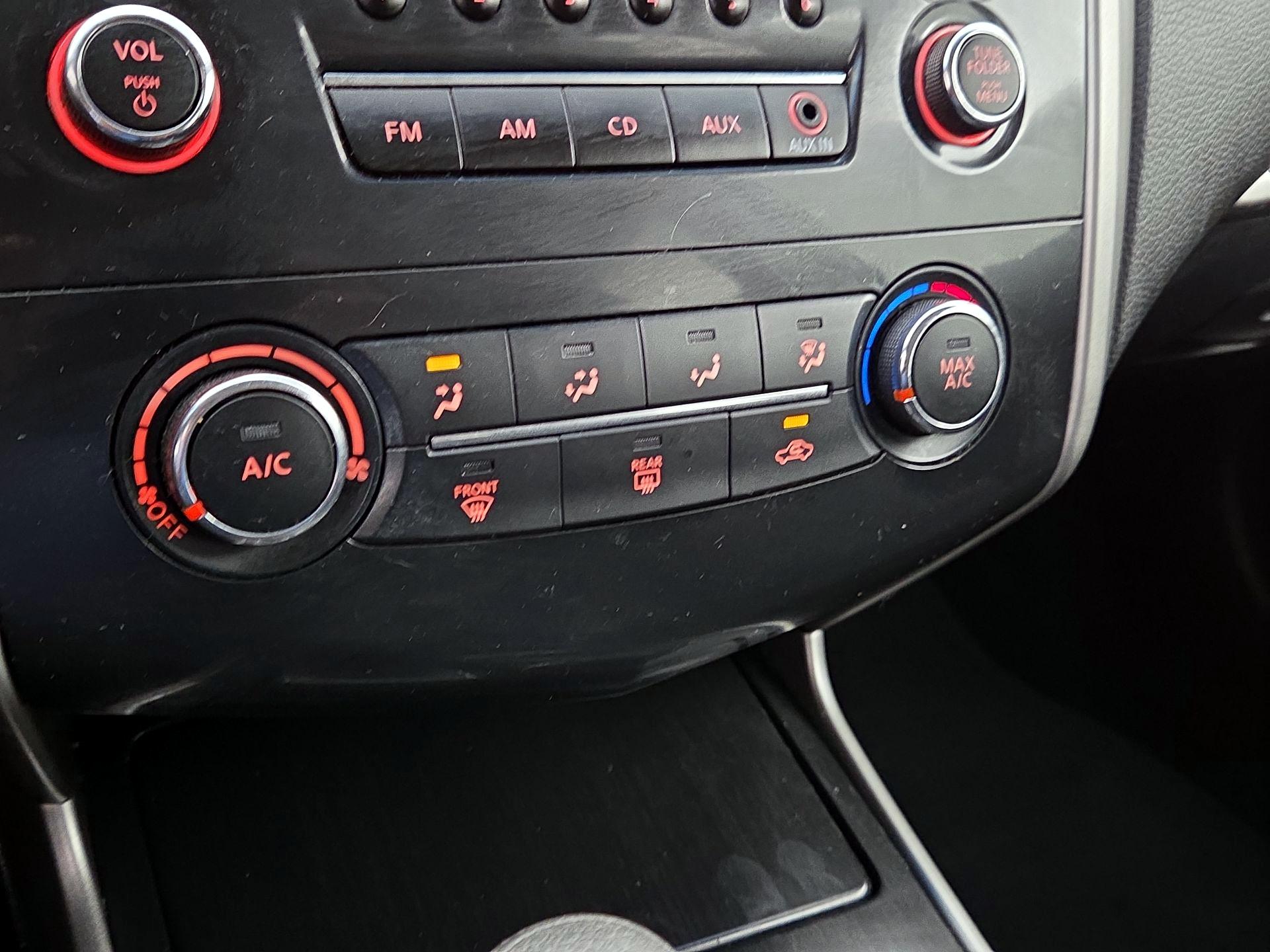 Thumbnail: 2014 Nissan Altima - 15