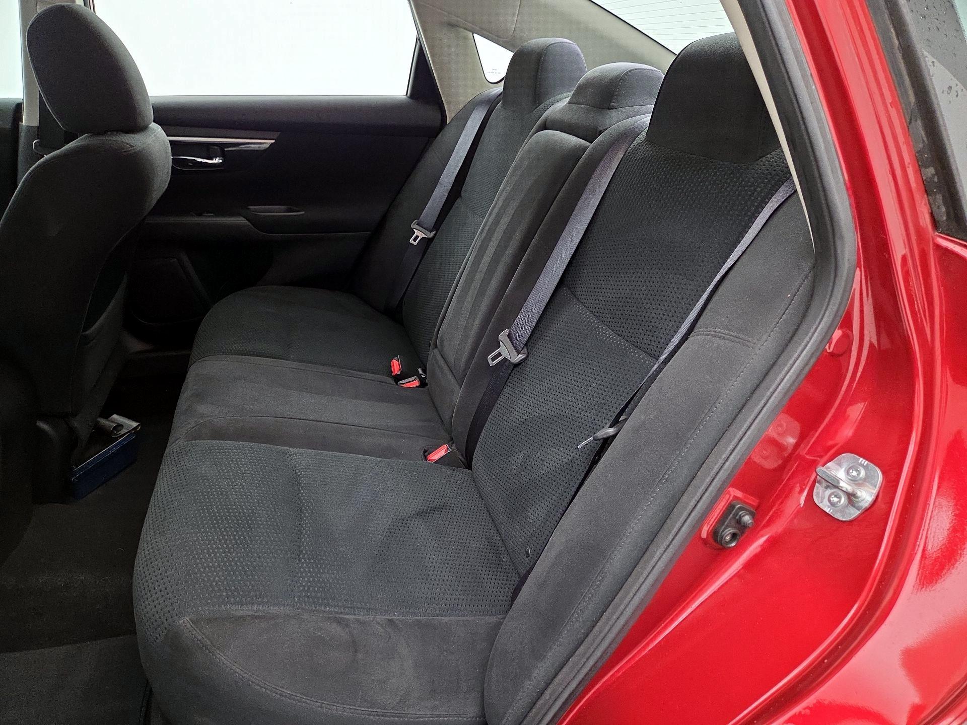 Thumbnail: 2014 Nissan Altima - 17