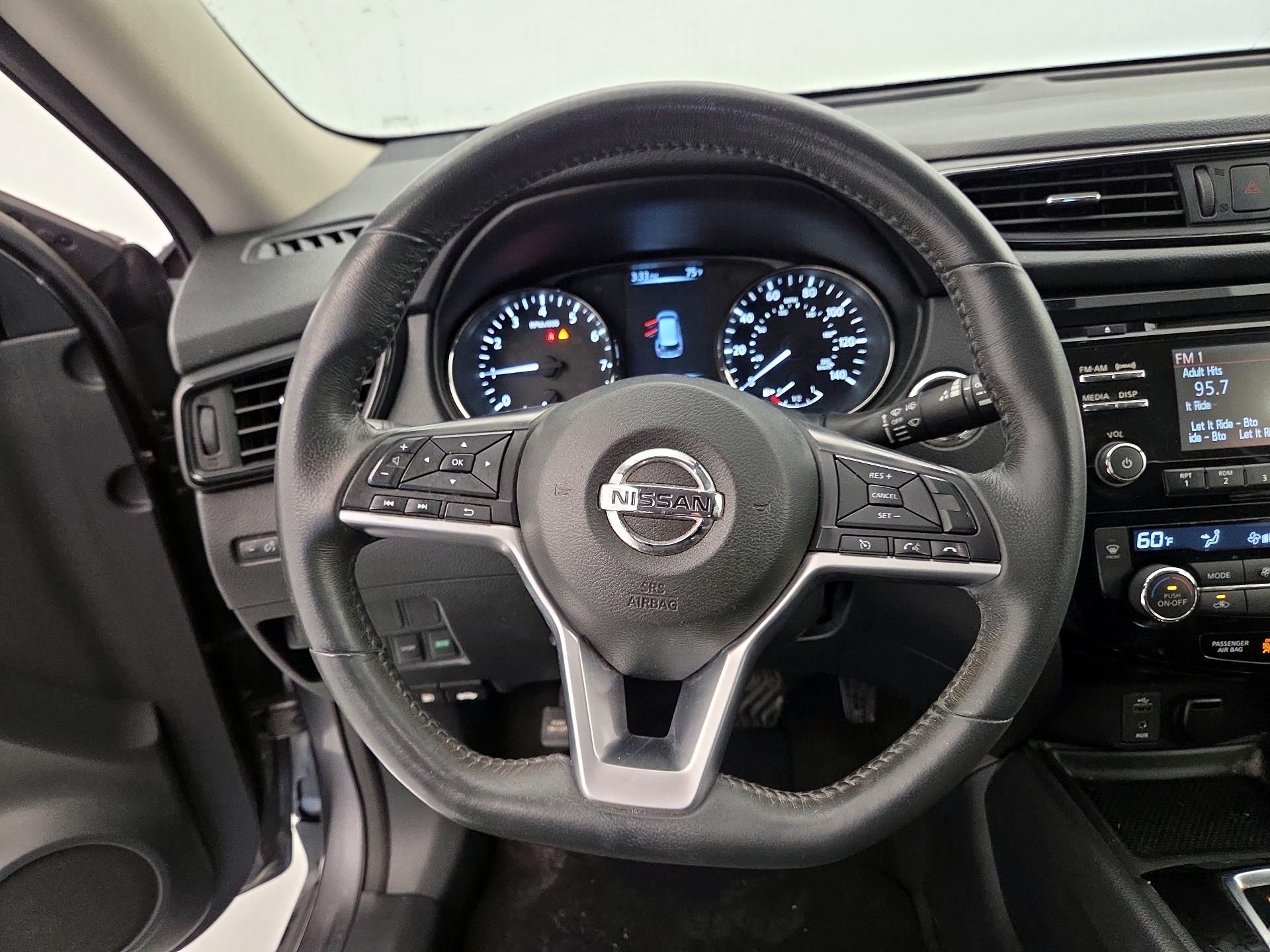 Thumbnail: 2017 Nissan Rogue - 10