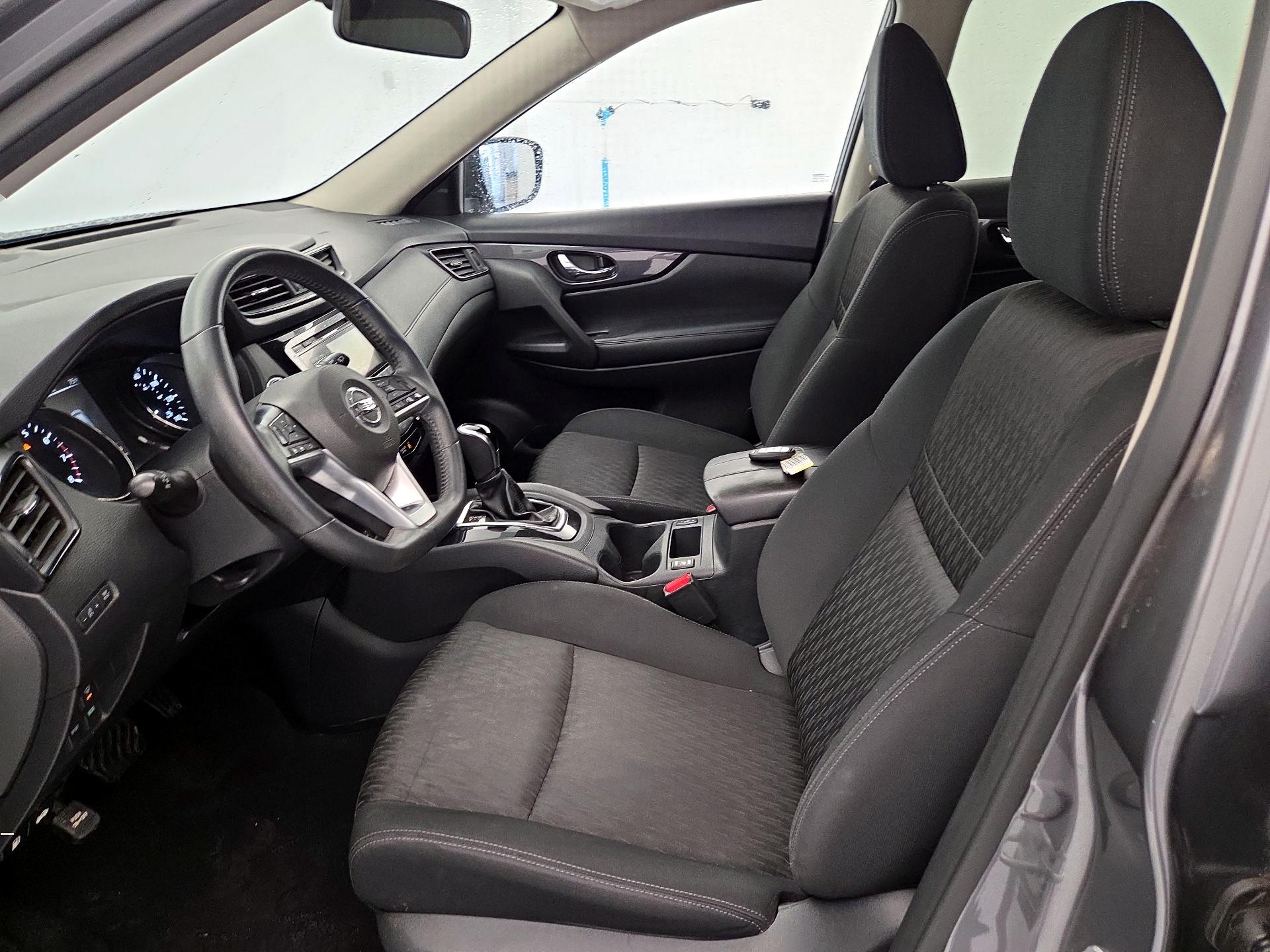 Thumbnail: 2017 Nissan Rogue - 11