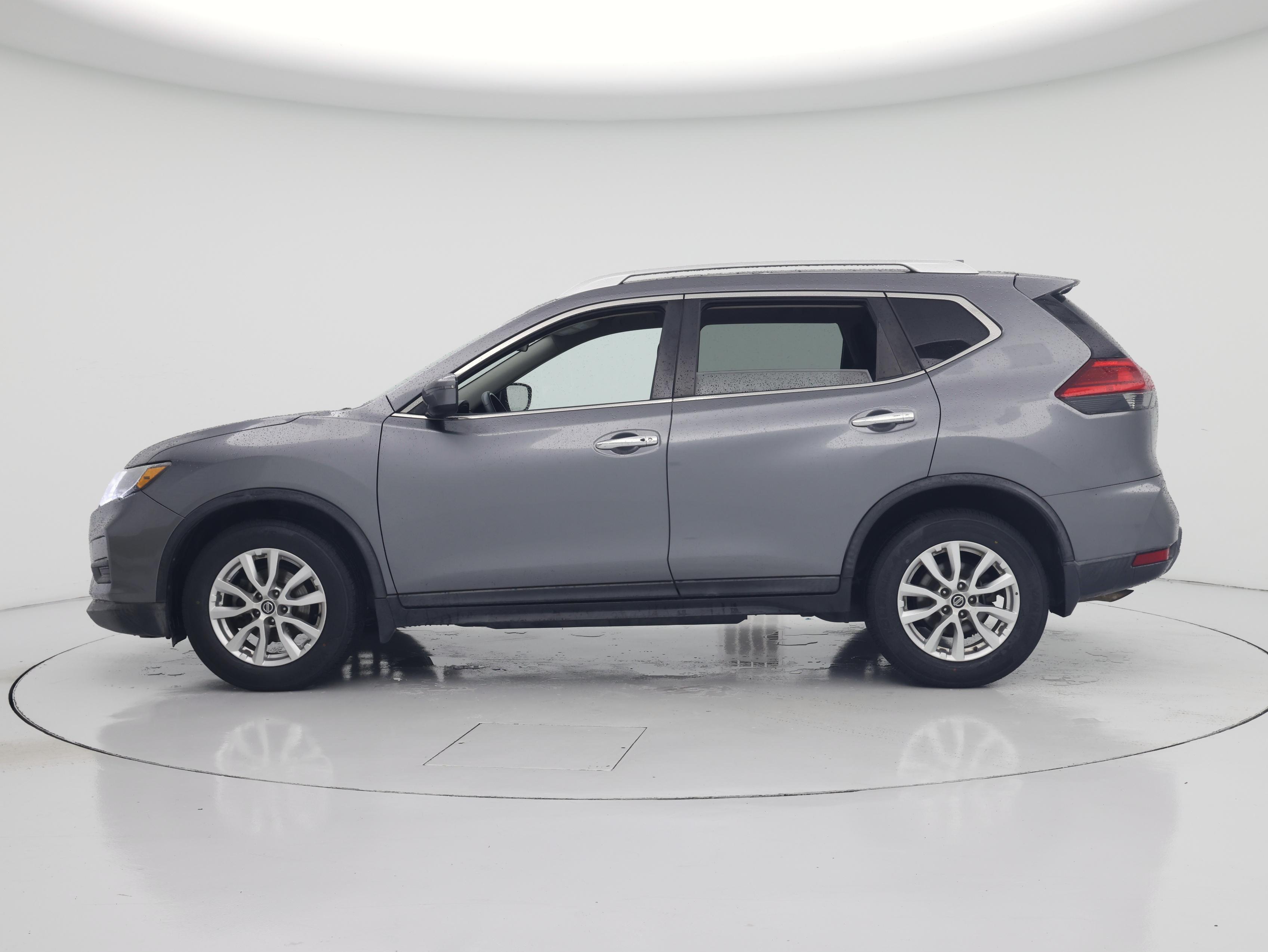Thumbnail: 2017 Nissan Rogue - 3