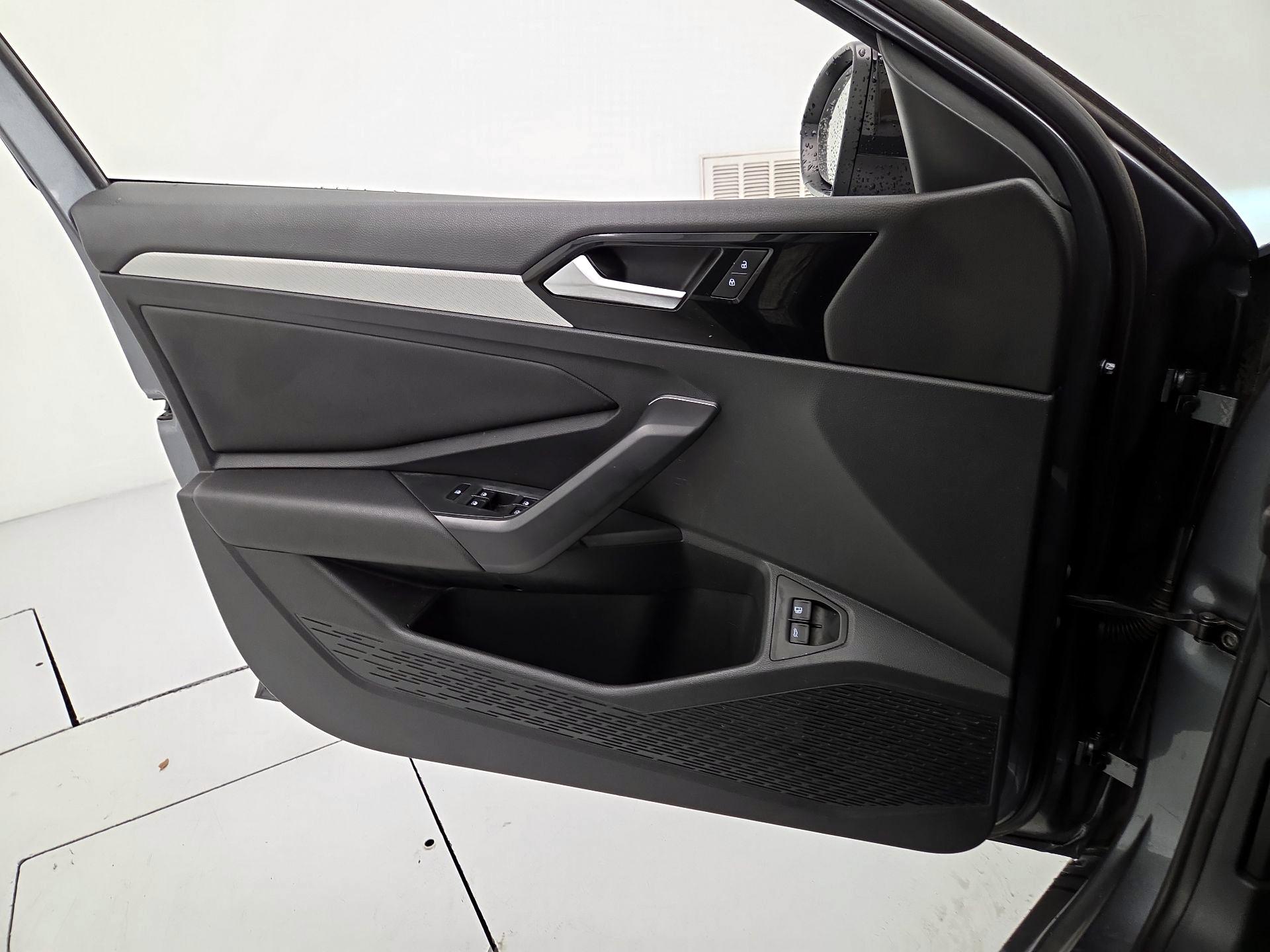 Thumbnail: 2020 Volkswagen Jetta - 12