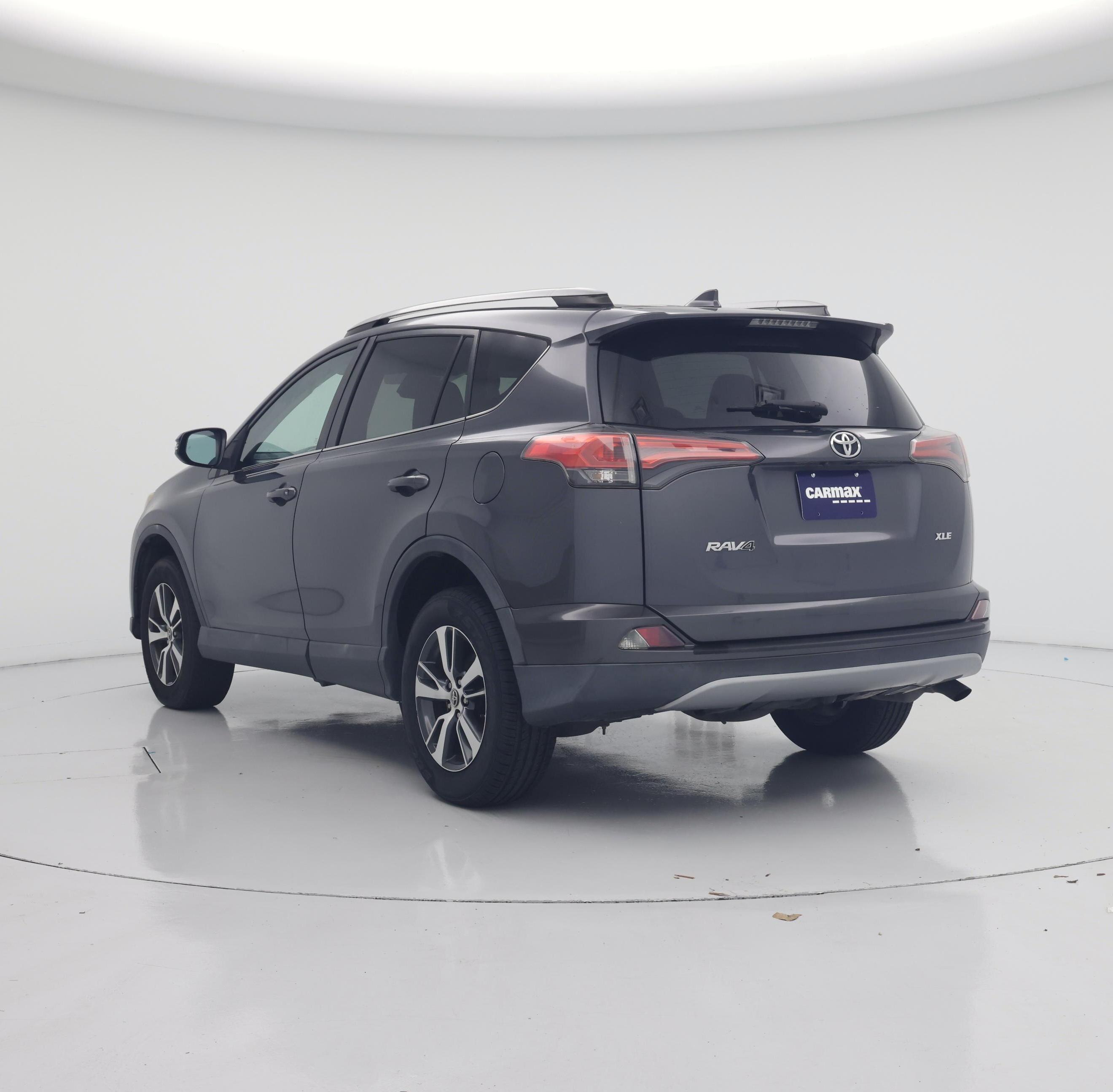 Thumbnail: 2018 Toyota RAV4 - 2