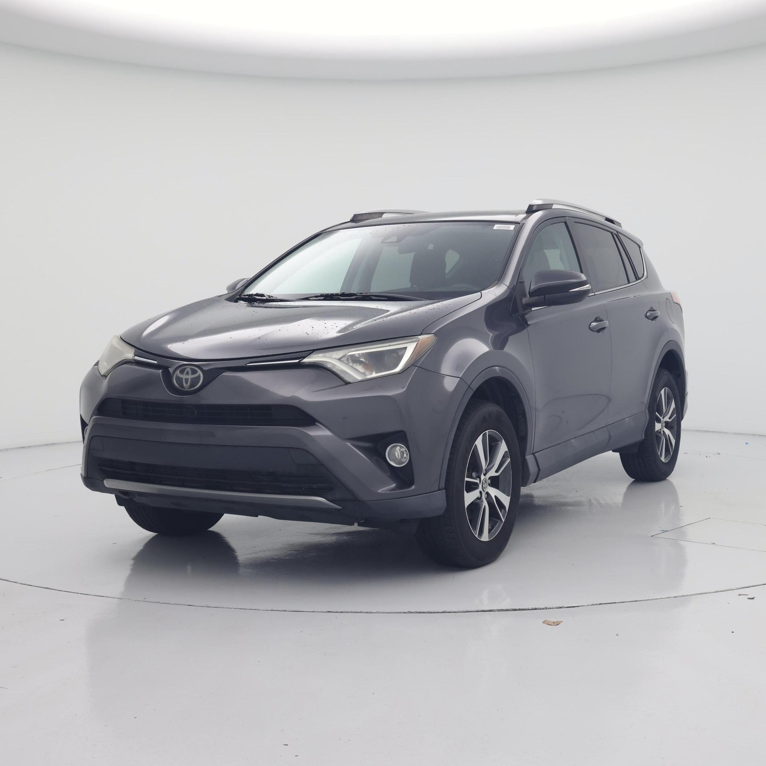 Thumbnail: 2018 Toyota RAV4 - 4