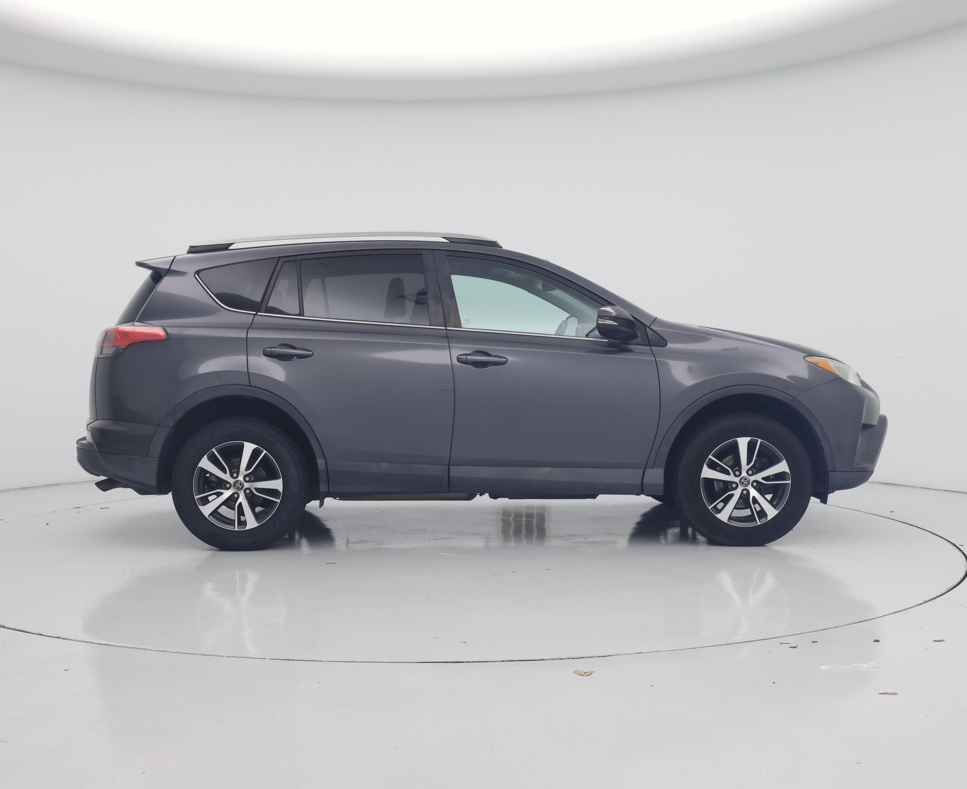 Thumbnail: 2018 Toyota RAV4 - 7