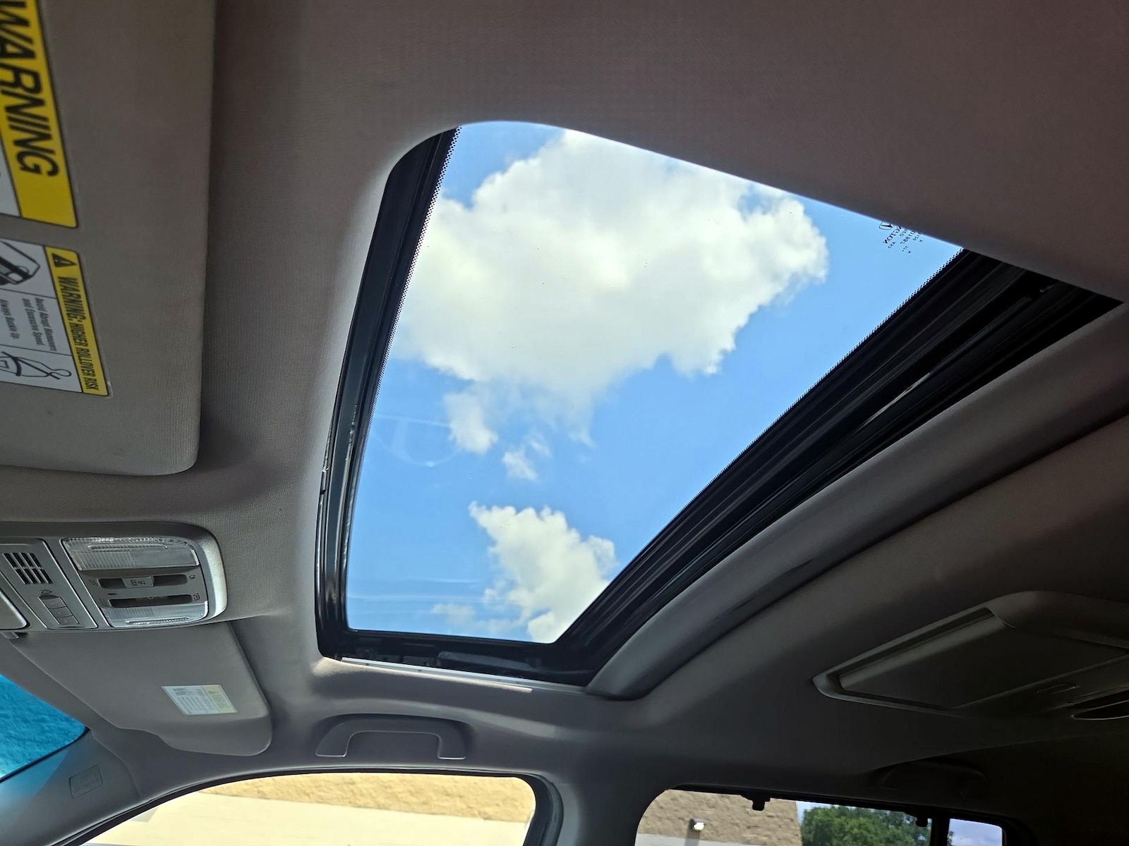 Sunroof(s) & Overhead Airbags