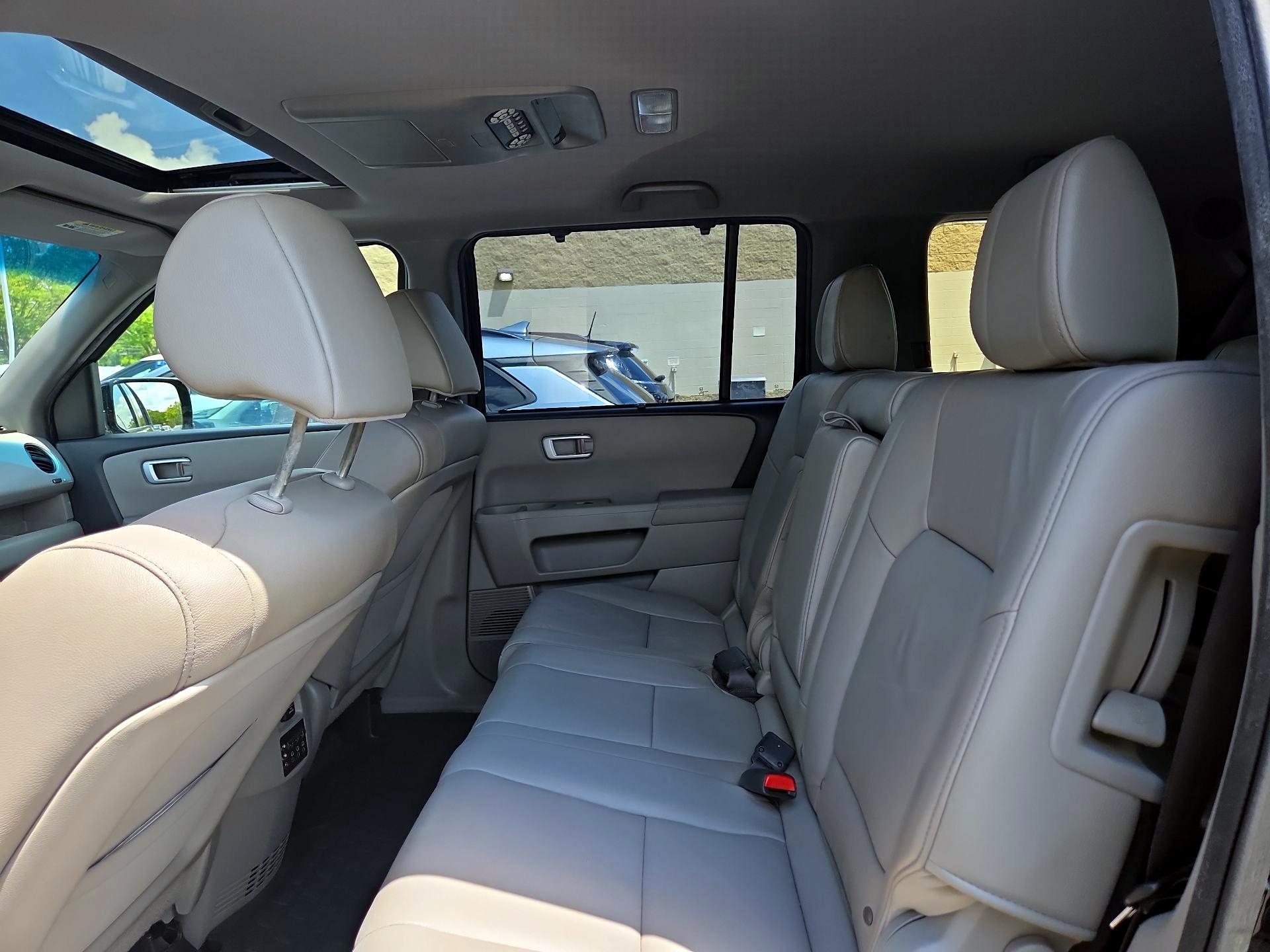 Thumbnail: 2014 Honda Pilot - 20