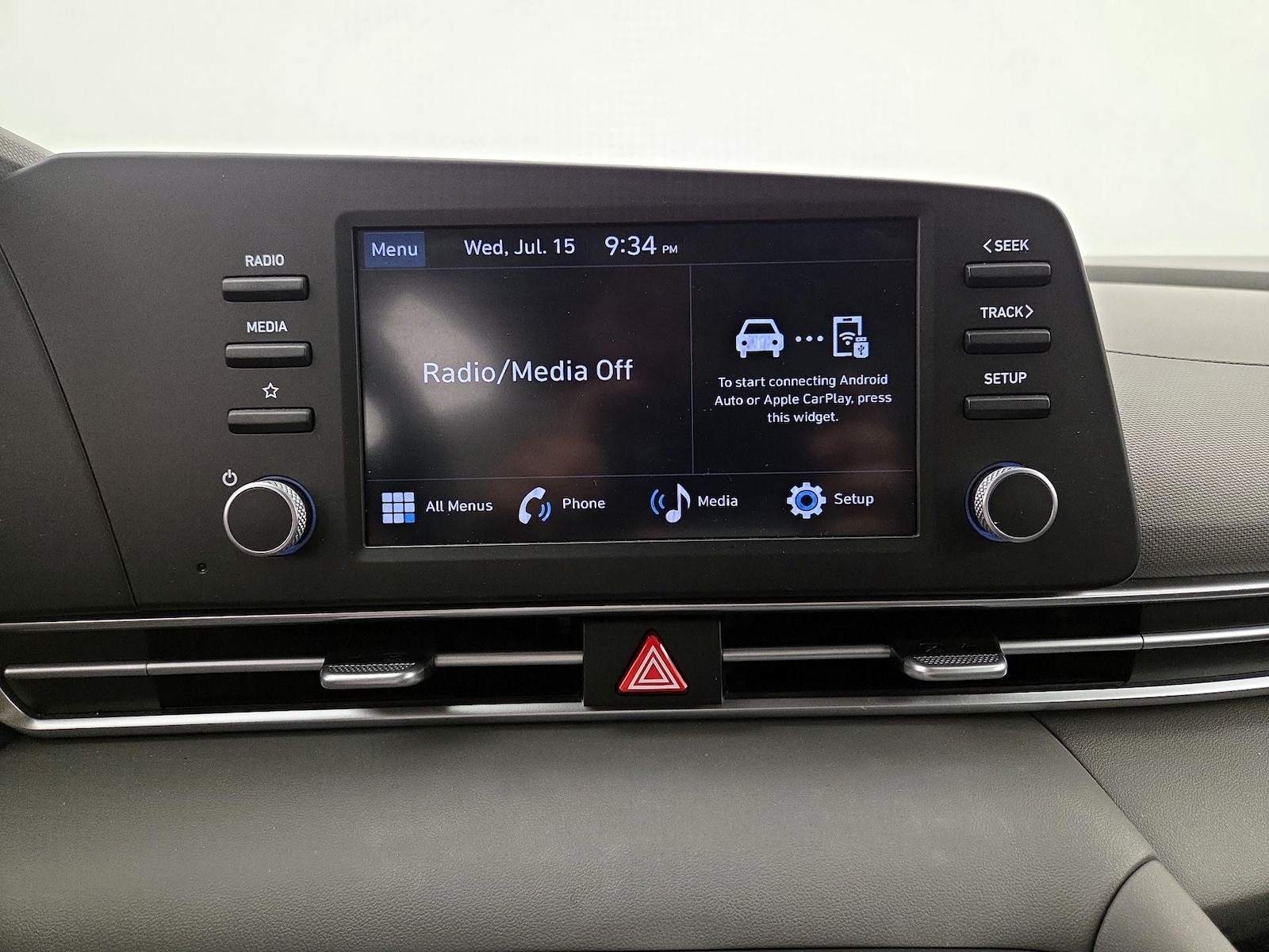 2024 Hyundai Elantra SE - Photo 16
