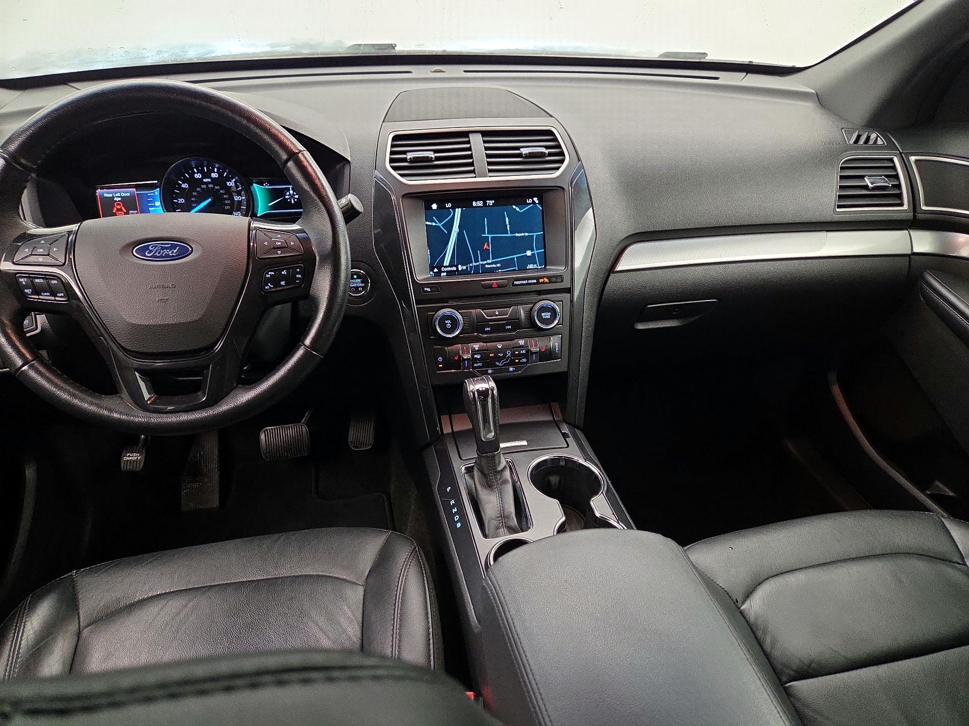 Thumbnail: 2017 Ford Explorer - 9