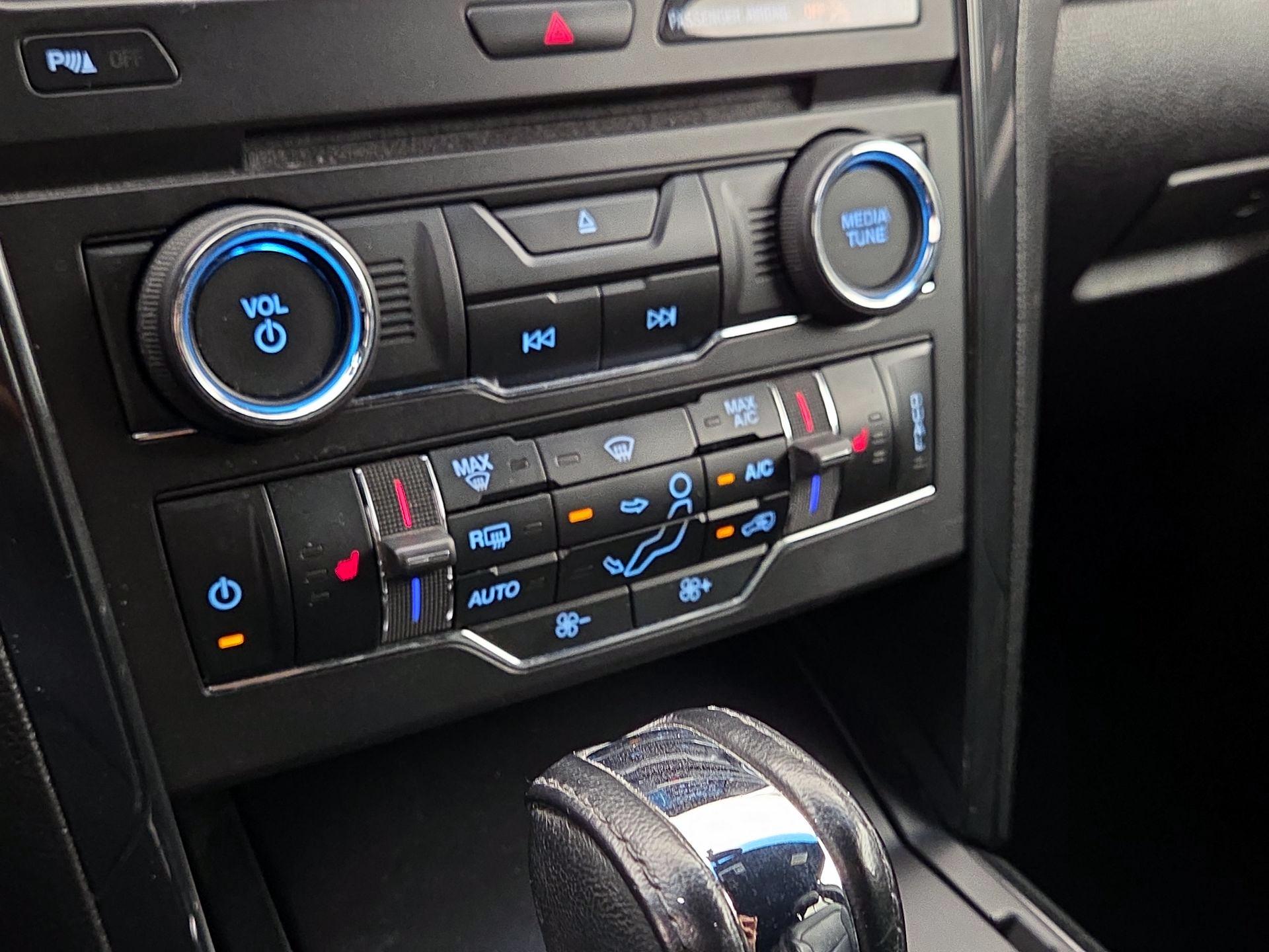 Thumbnail: 2017 Ford Explorer - 17