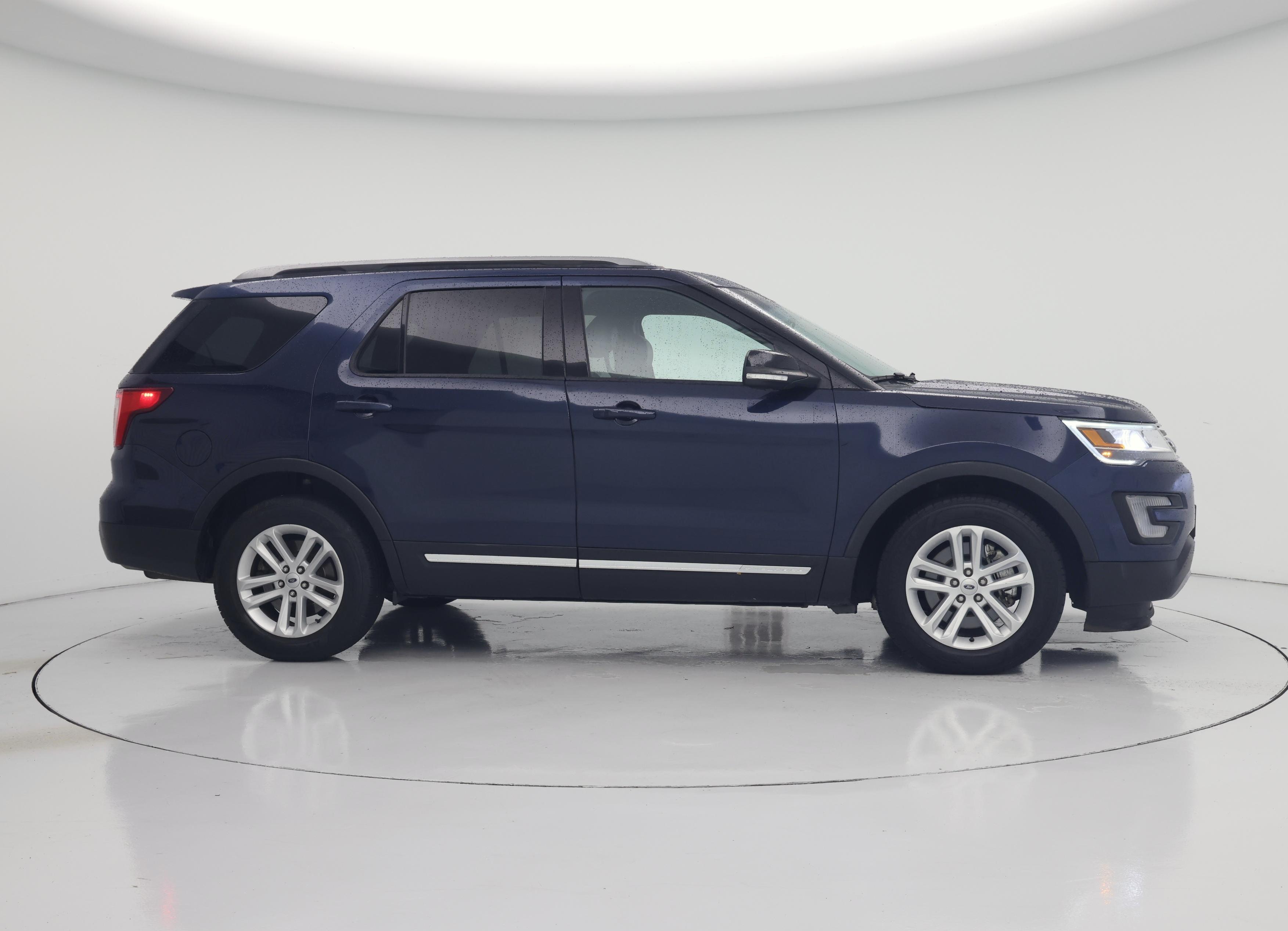 Thumbnail: 2017 Ford Explorer - 7