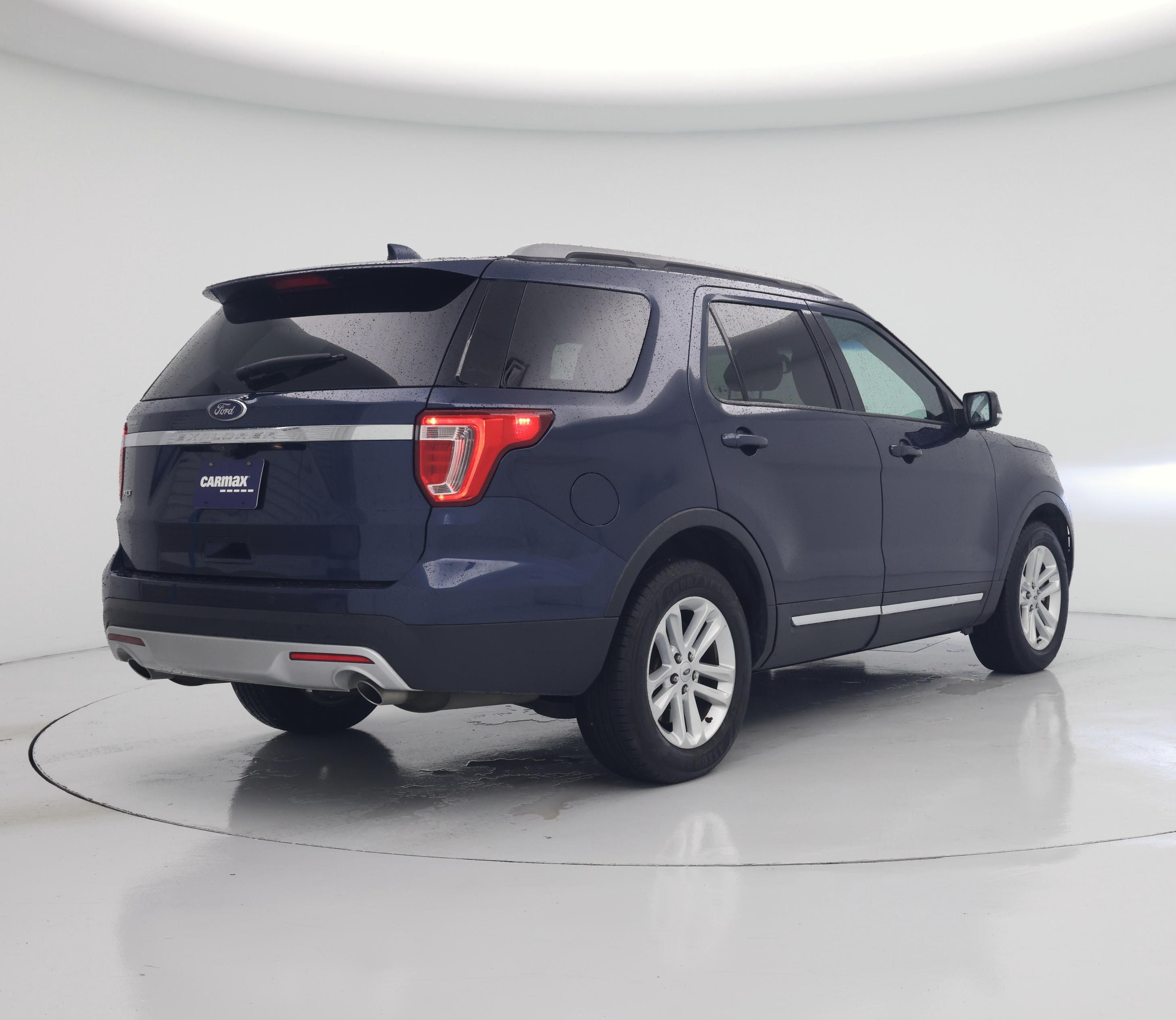 Thumbnail: 2017 Ford Explorer - 8