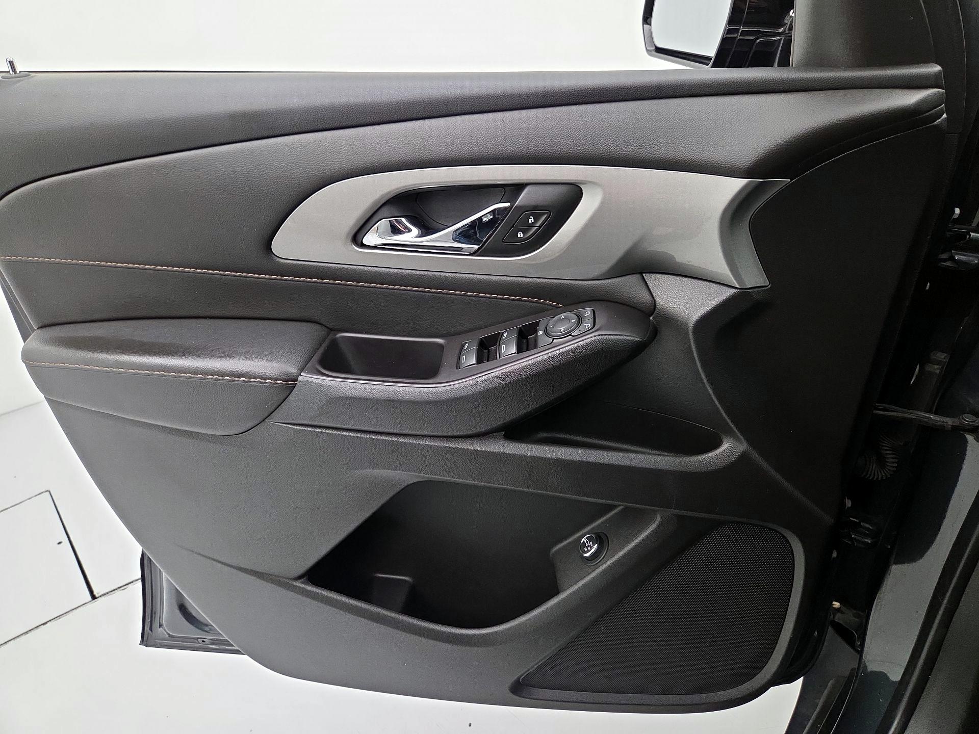 Thumbnail: 2020 Chevrolet Traverse - 12