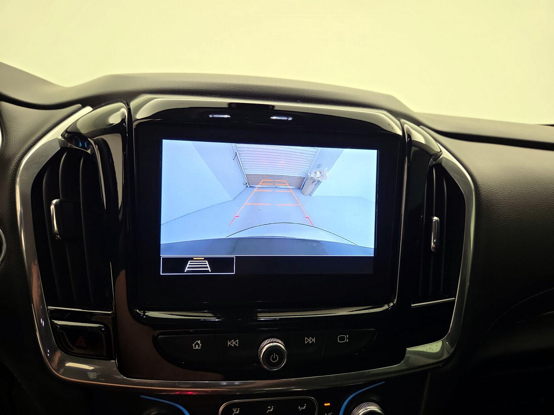 Thumbnail: 2020 Chevrolet Traverse - 14