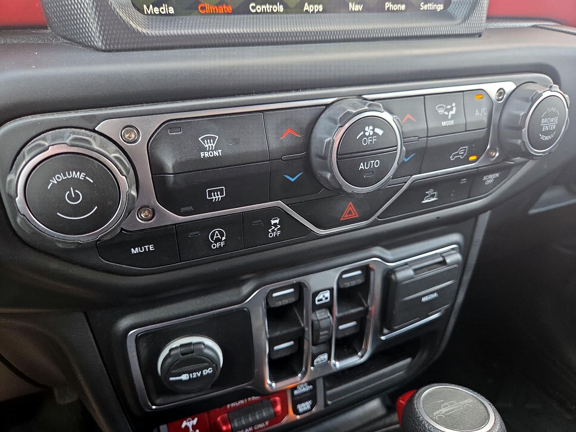 Thumbnail: 2023 Jeep Gladiator - 17