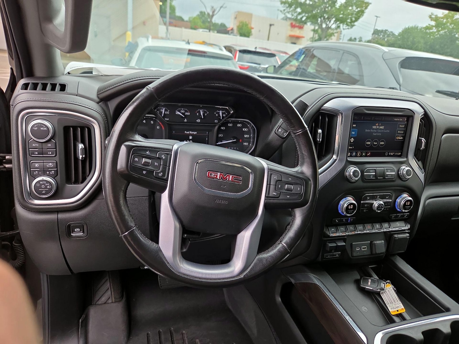 2020 GMC Sierra 1500 SLT - Photo 11