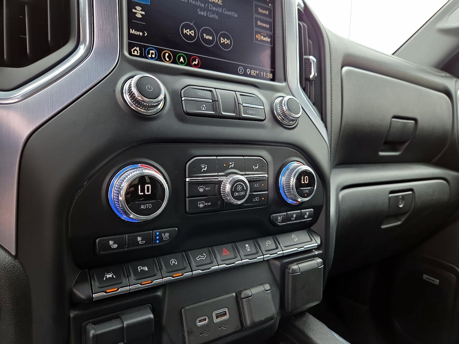 2020 GMC Sierra 1500 SLT - Photo 17