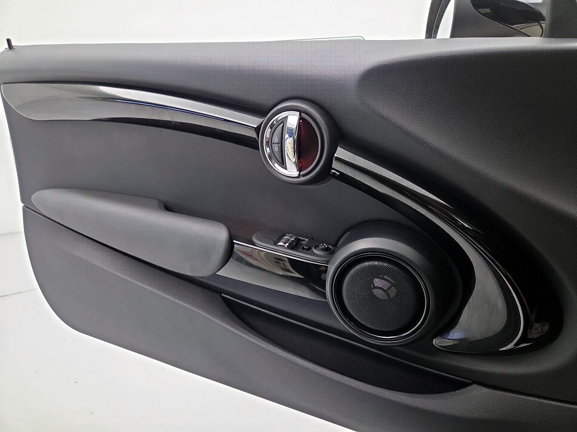Thumbnail: 2018 MINI Cooper Hardtop - 12