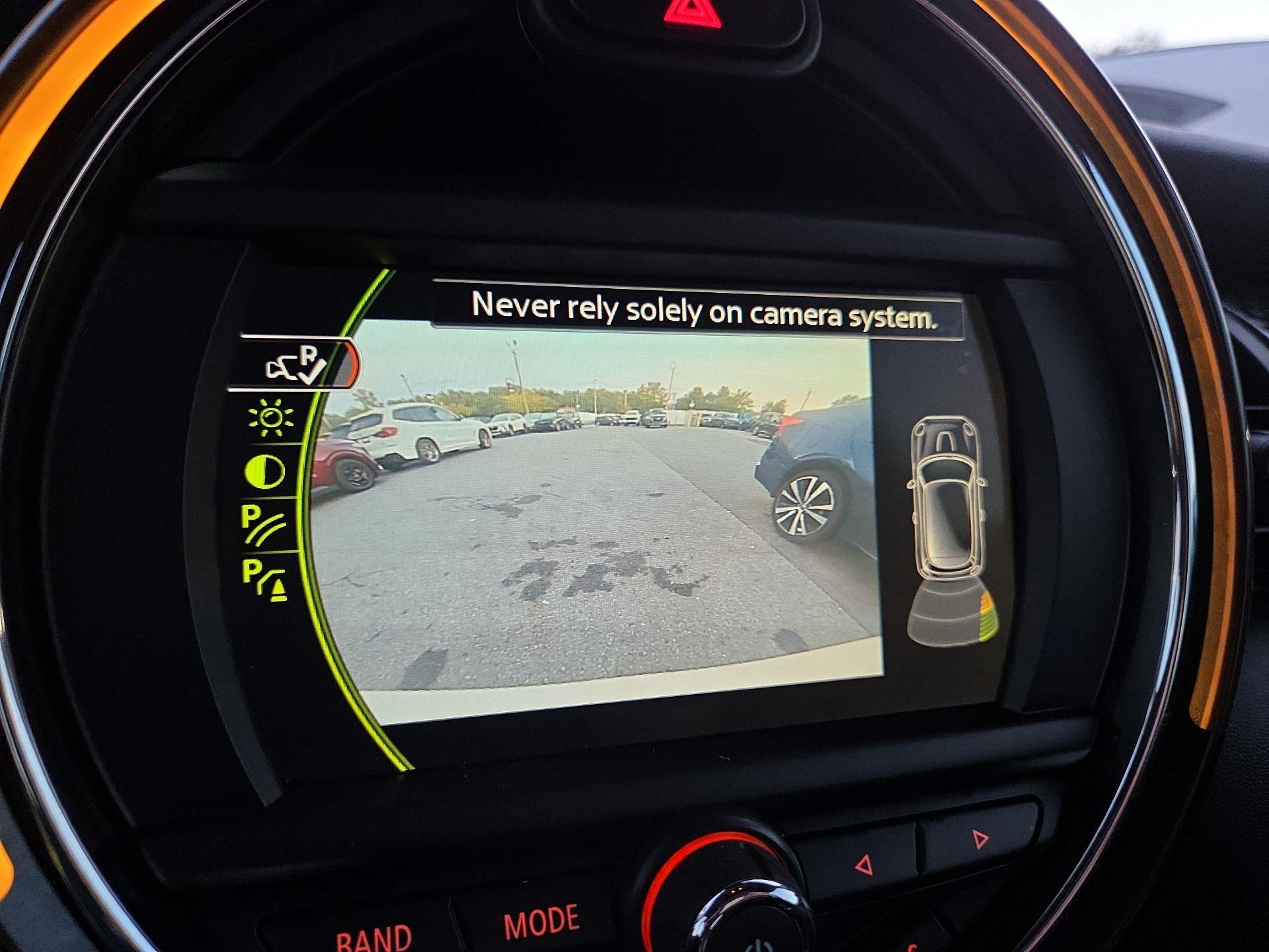 Thumbnail: 2018 MINI Cooper Hardtop - 14