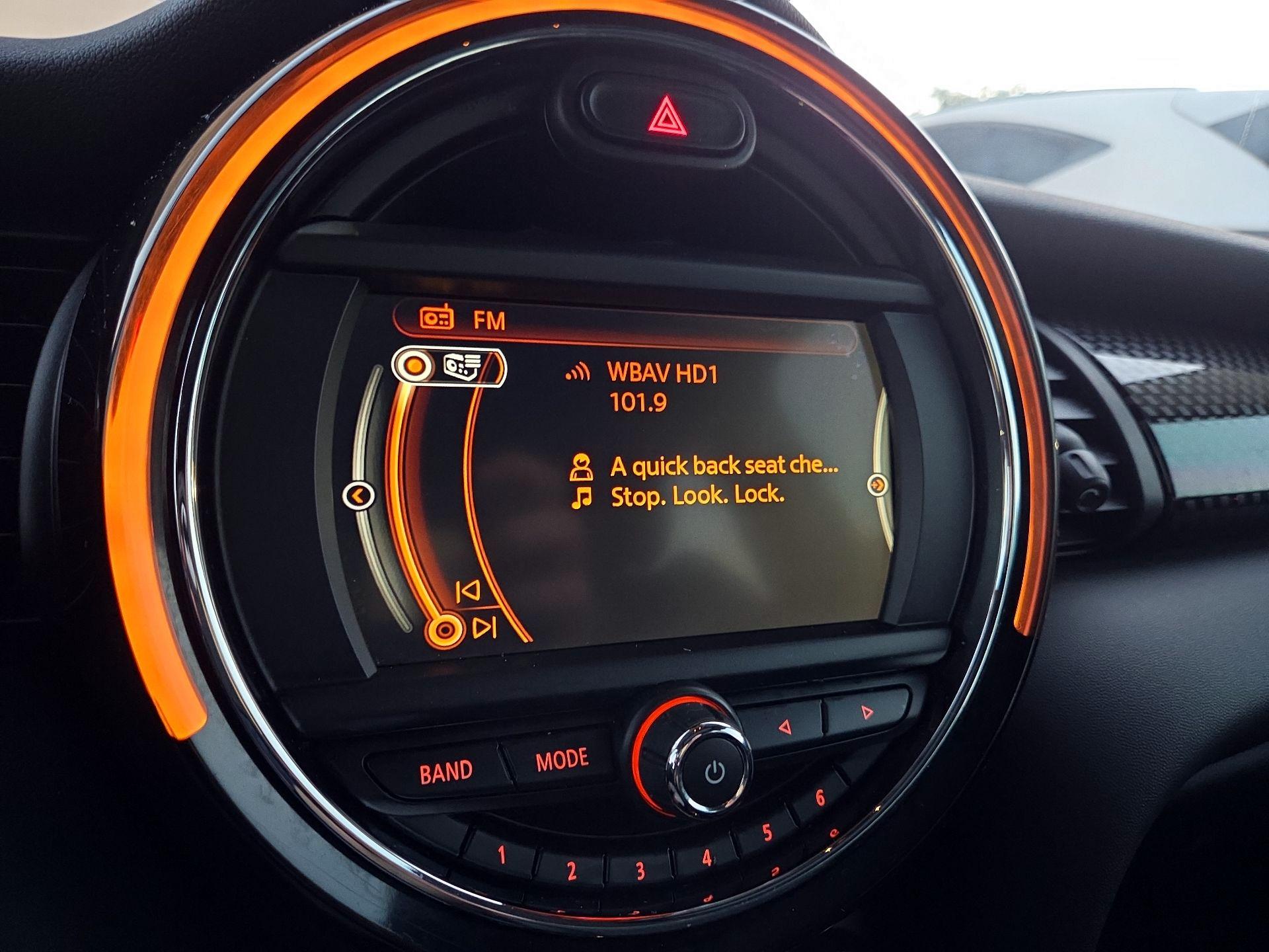 Thumbnail: 2018 MINI Cooper Hardtop - 15