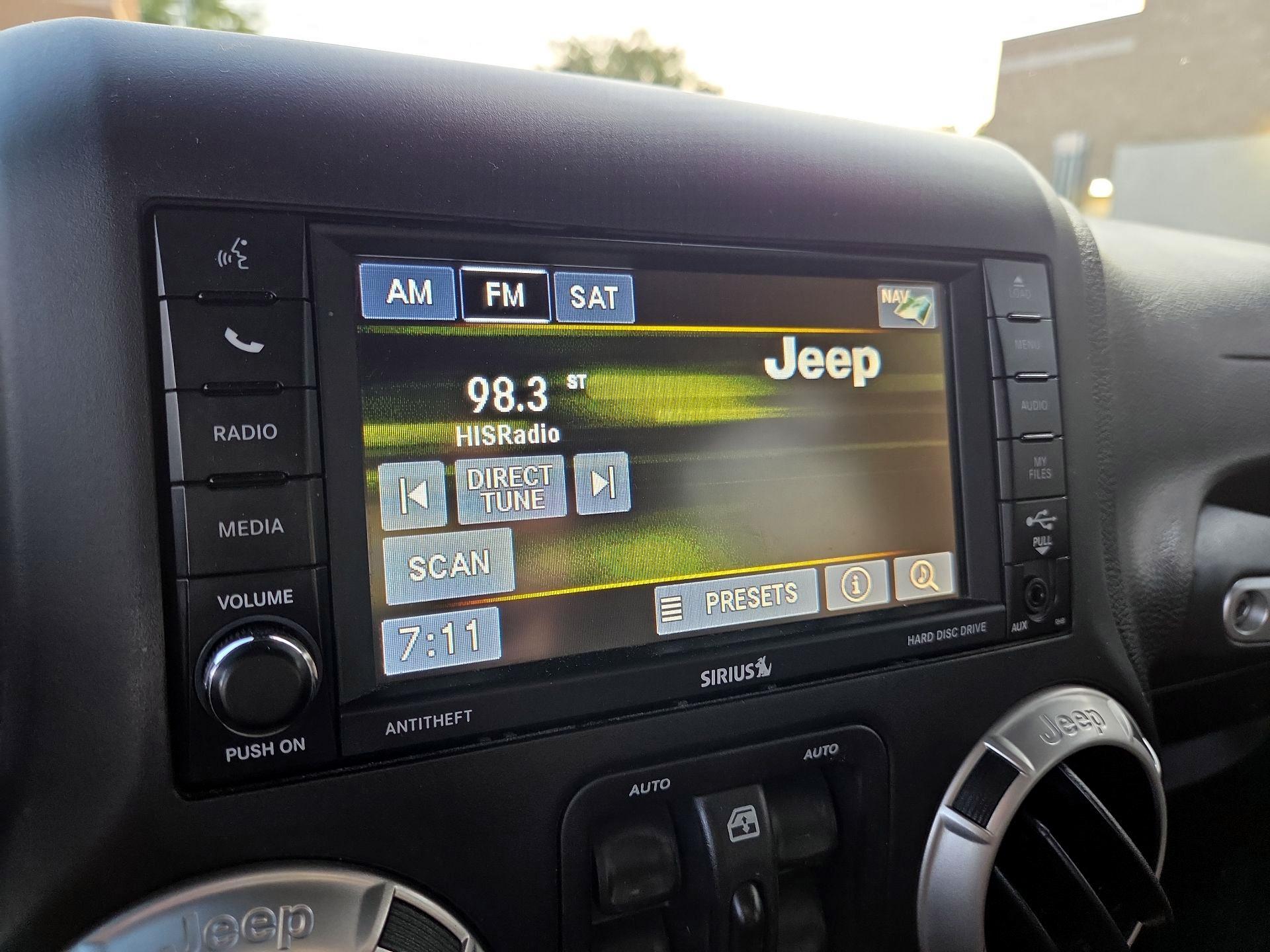 Thumbnail: 2017 Jeep Wrangler - 13