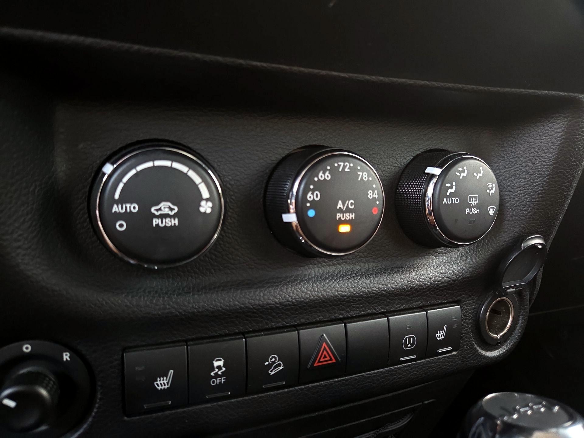 Thumbnail: 2017 Jeep Wrangler - 14