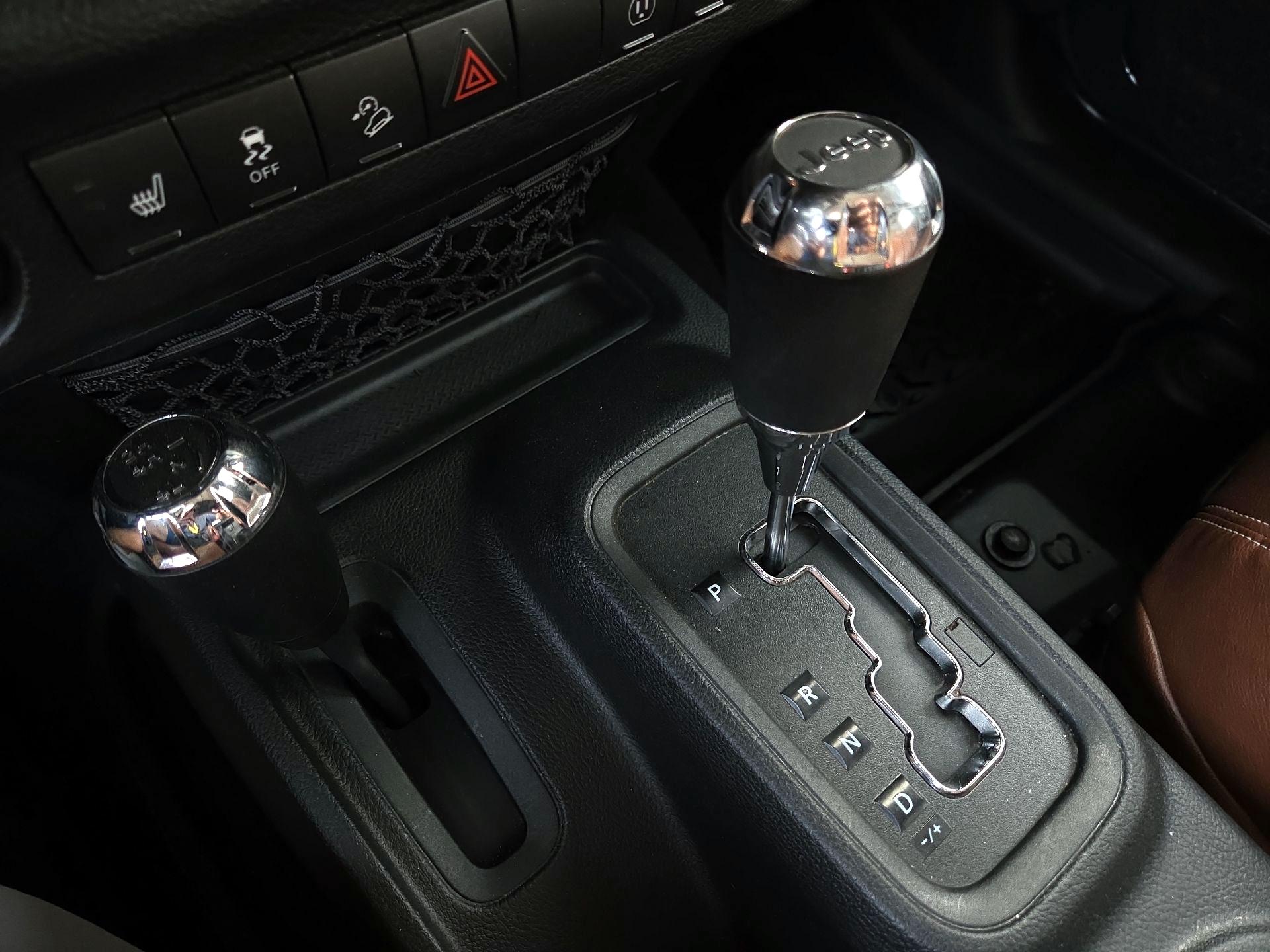 Thumbnail: 2017 Jeep Wrangler - 15