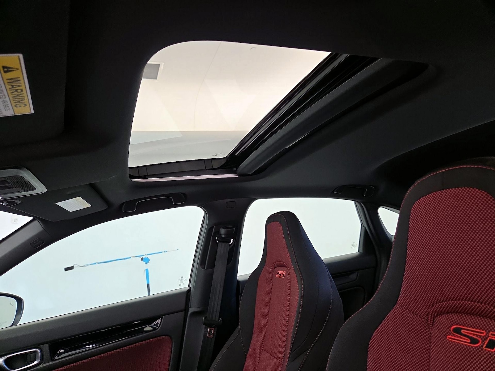 Sunroof(s) & Overhead Airbags