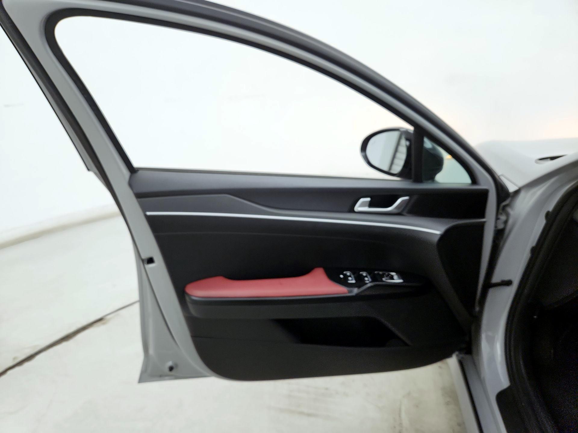 Thumbnail: 2023 Kia K5 - 12