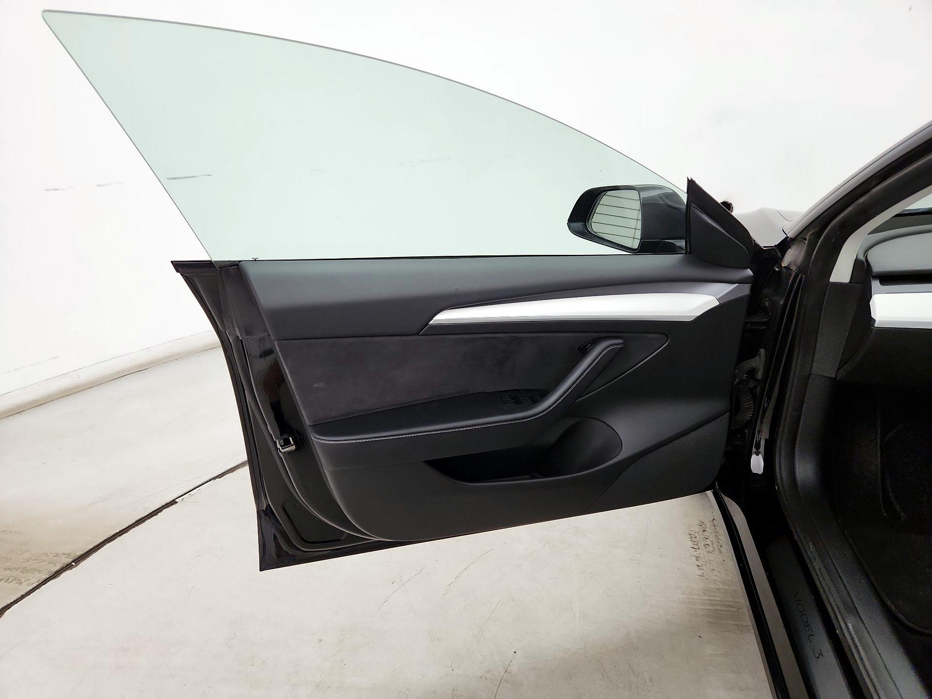 Thumbnail: 2022 Tesla Model 3 - 12