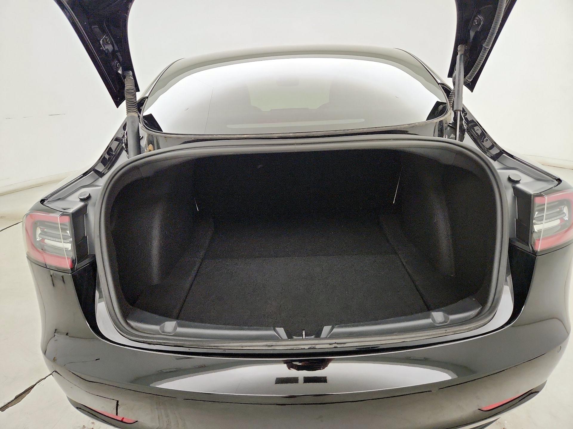 Thumbnail: 2022 Tesla Model 3 - 20
