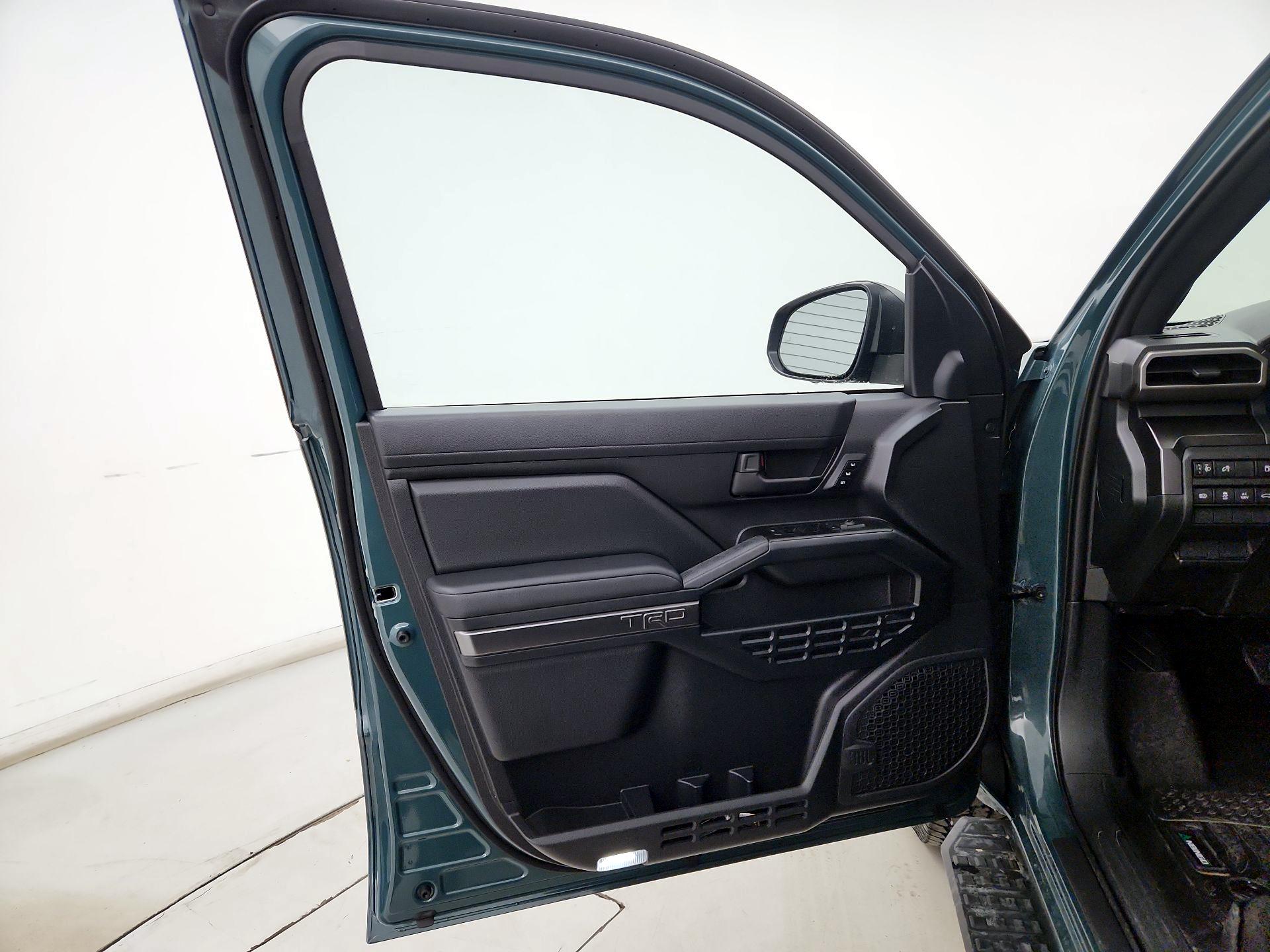 Thumbnail: 2025 Toyota 4Runner - 12