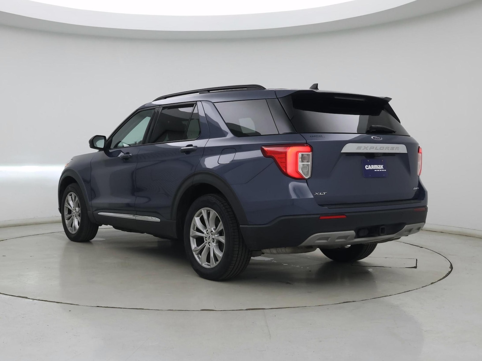2021 Ford Explorer XLT - Photo 3